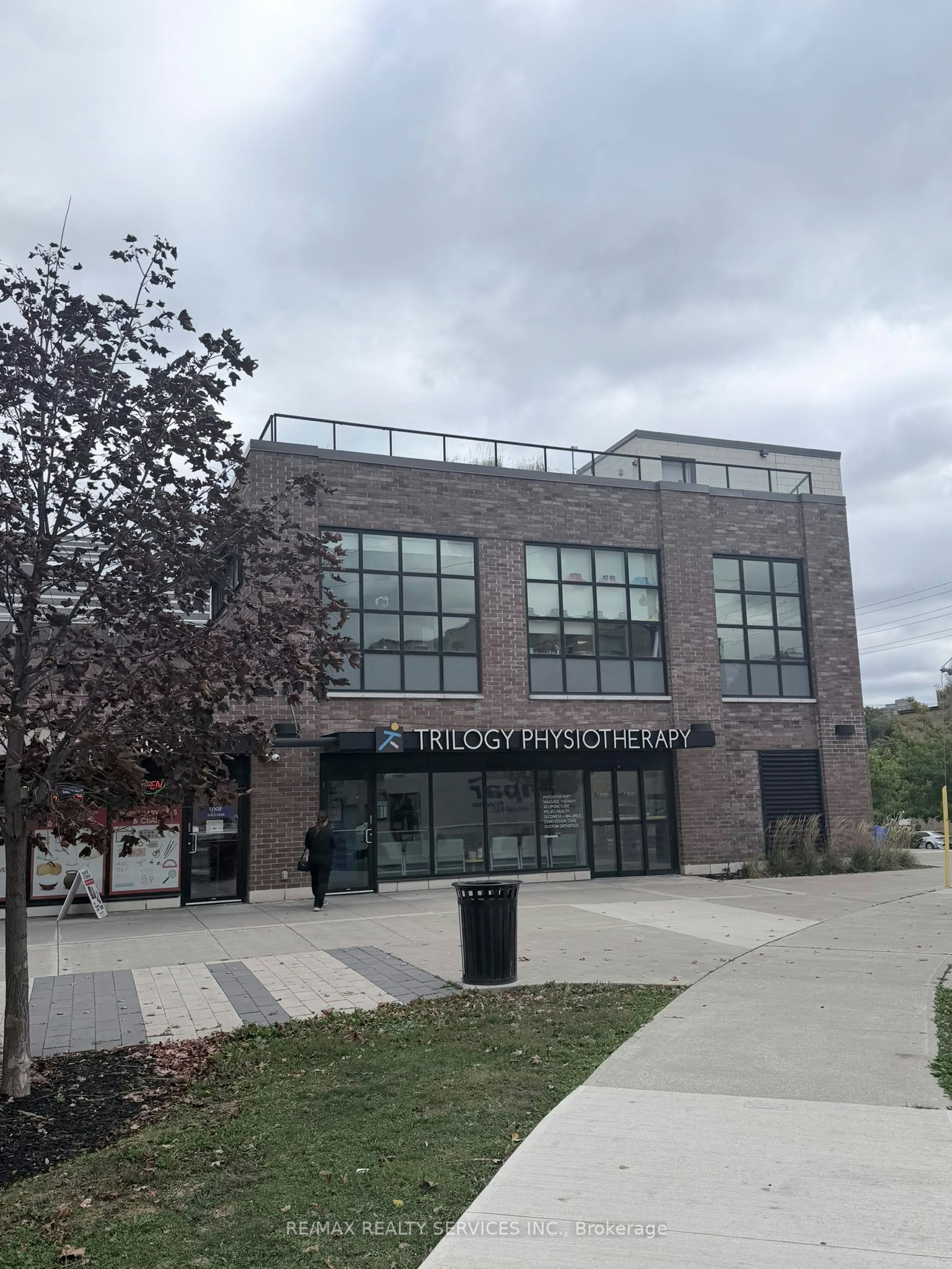 38 Bell Manor Drive, Toronto, ON, M8Y 0A4 - 38