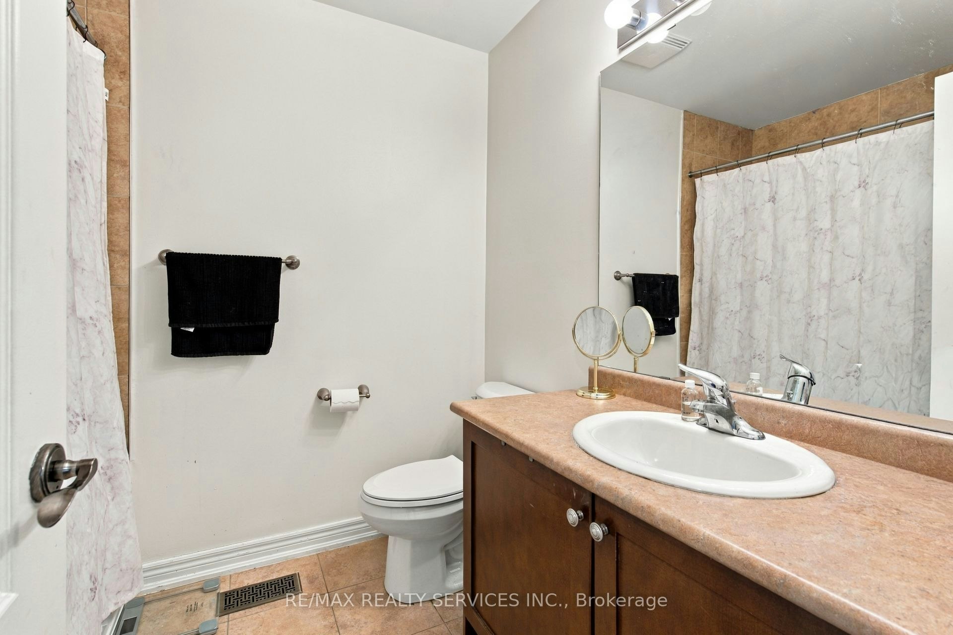 38 Bell Manor Drive, Toronto, ON, M8Y 0A4 - 24