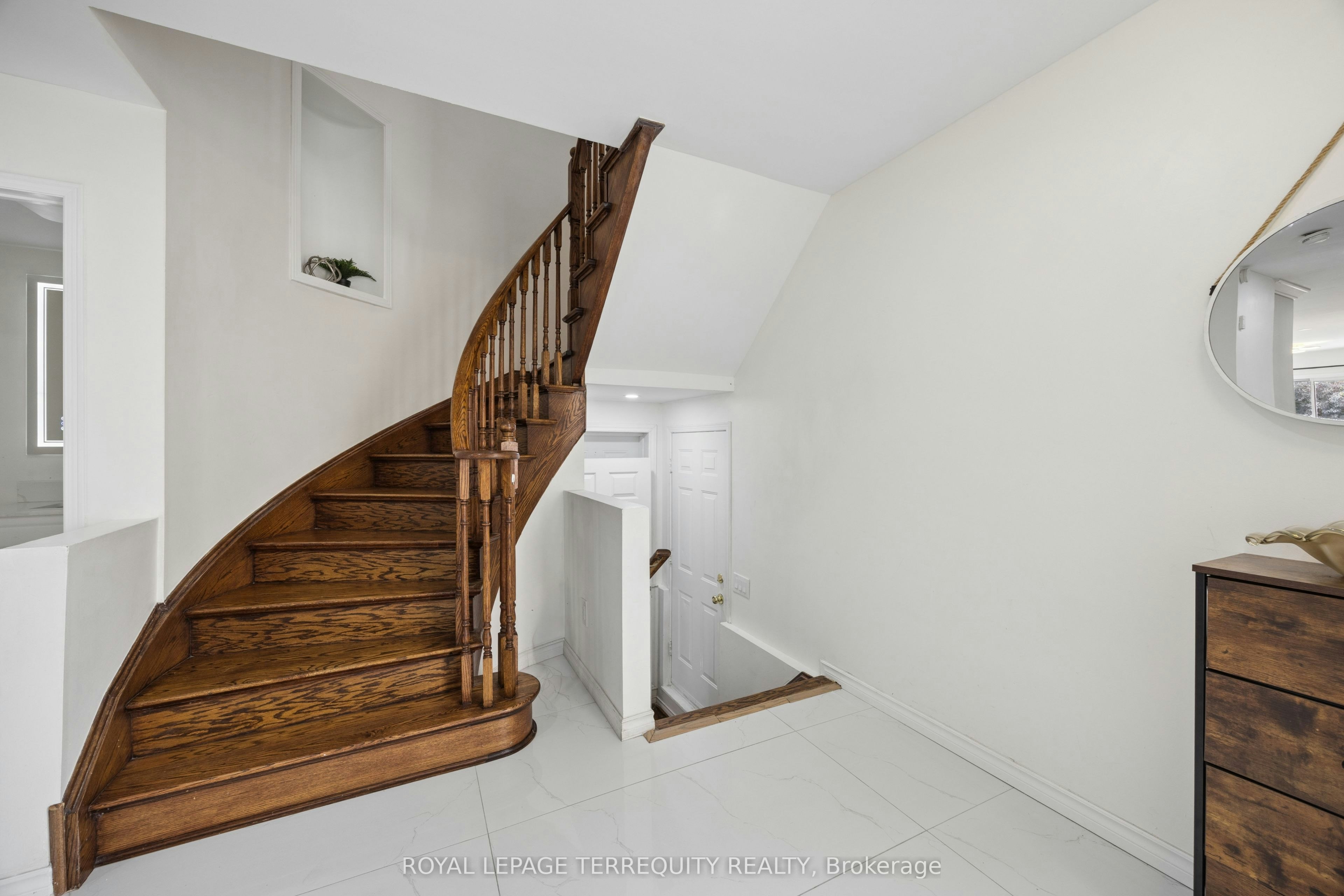 7339 Black Walnut Trail, Mississauga, ON, L5N 7M3 - 5