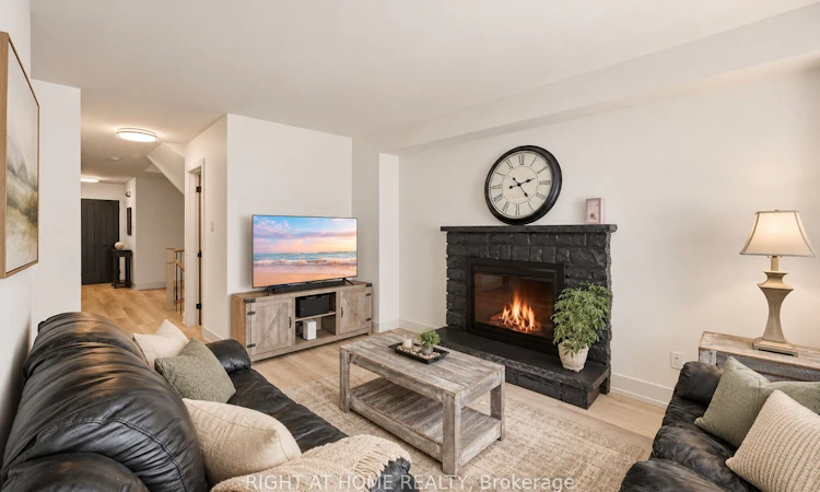 32 Cheviot Crescent