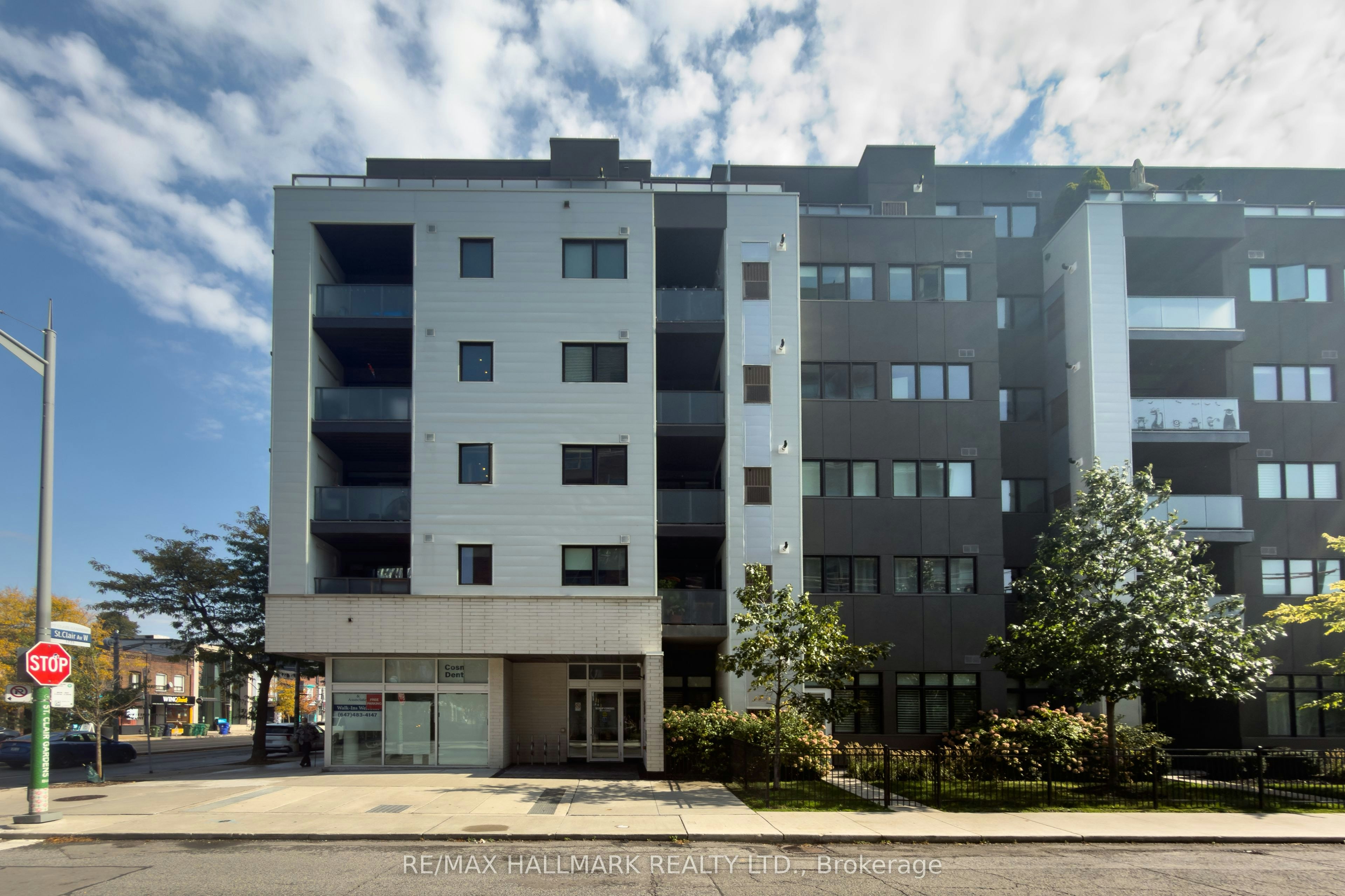 406-385 Osler Street N, Toronto, ON, M6N 0B2