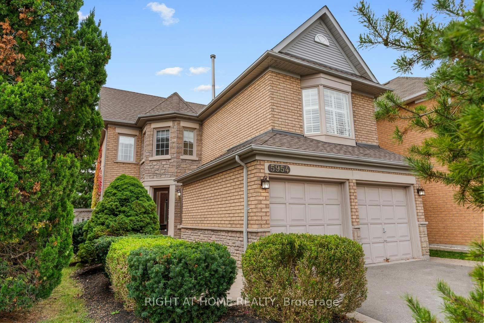 5954 Hemingway Road, Mississauga, ON, L5M 5M1