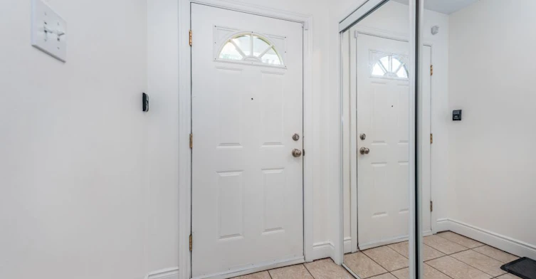 83-5958 Greensboro Drive S, Mississauga, ON, L5M 5Z9 - 5