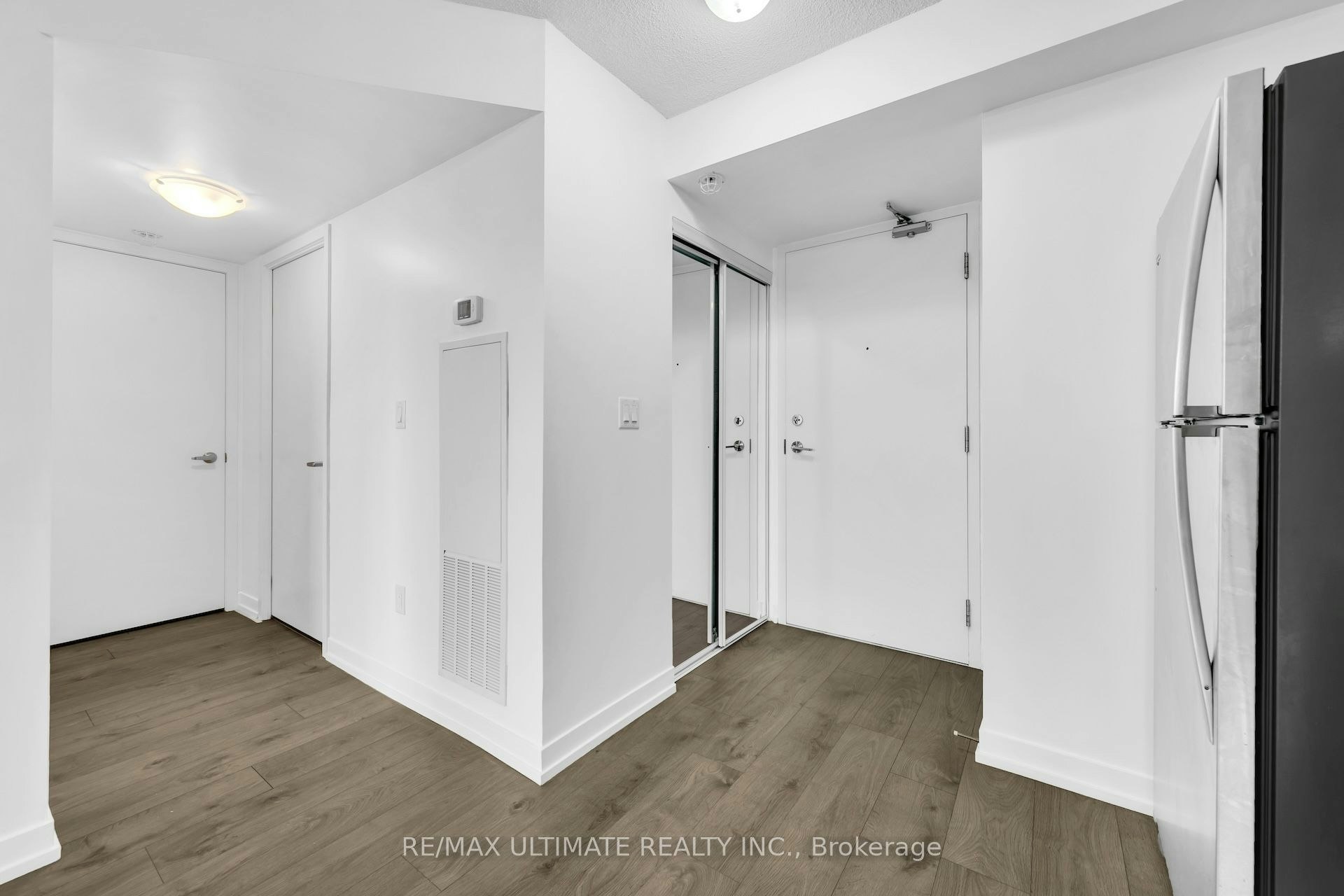 1709-1420 Dupont Street, Toronto, ON, M6H 0C2 - 8