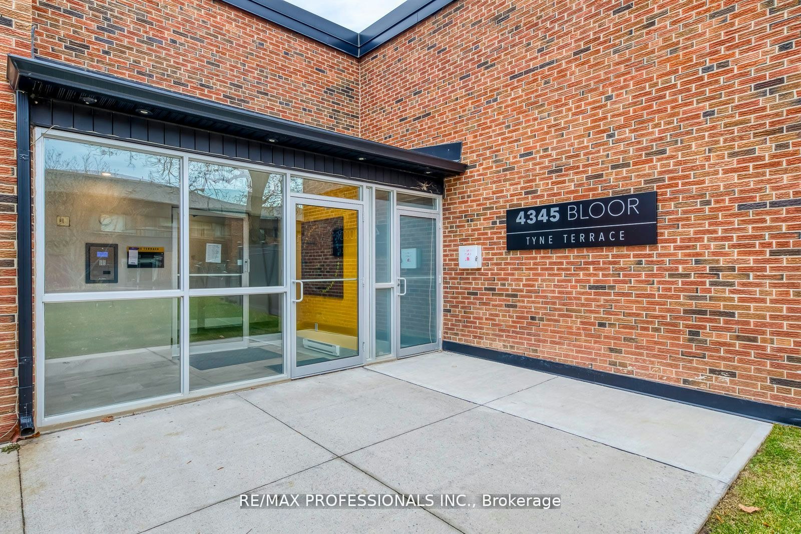 51-4345 Bloor Street W, Toronto, ON, M9C 2A4 - 3