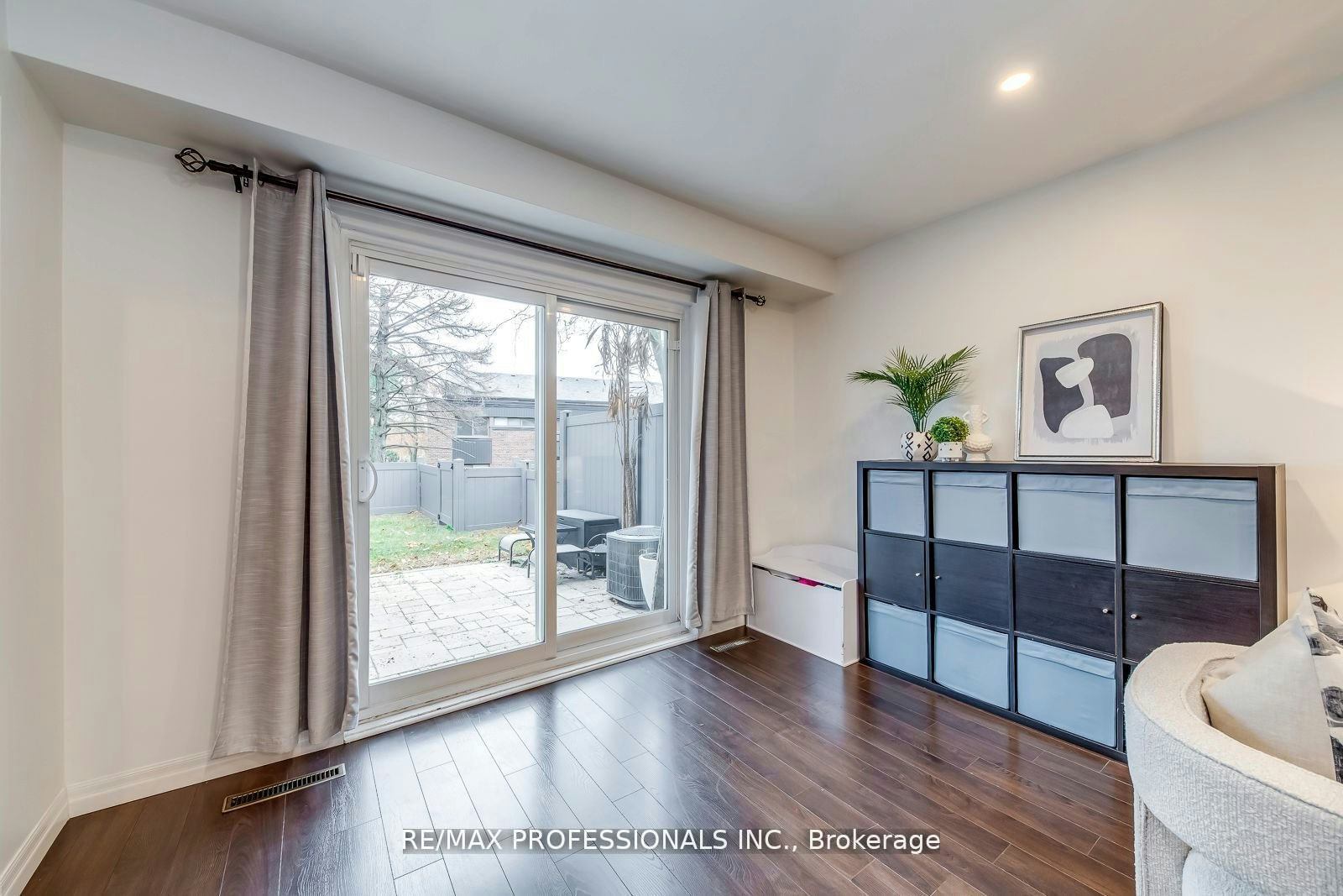 51-4345 Bloor Street W, Toronto, ON, M9C 2A4 - 9
