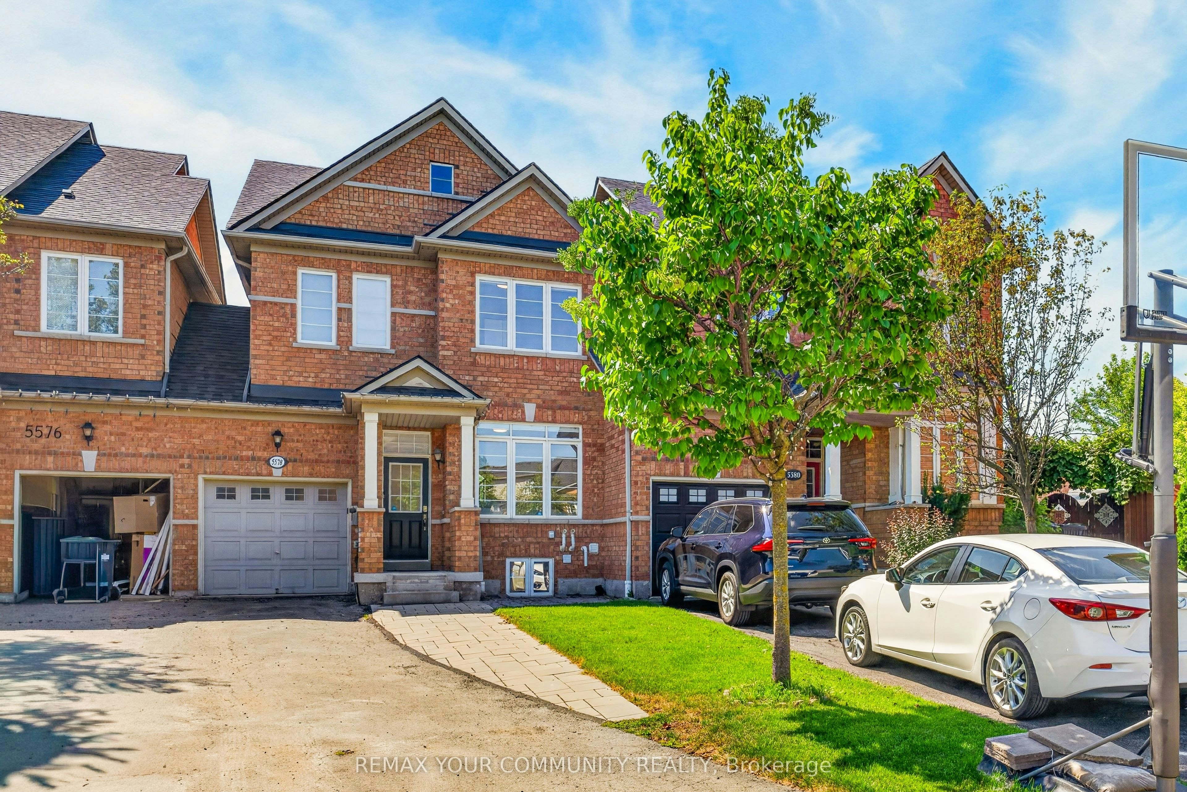 5578 Waterwind Crescent, Mississauga, ON, L5M 0G2 - 2