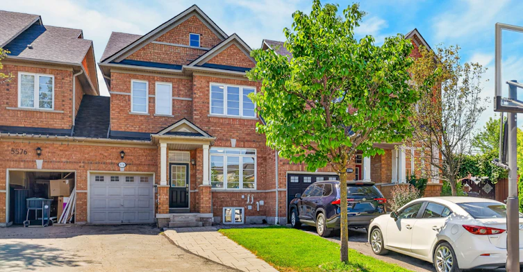 5578 Waterwind Crescent, Mississauga, ON, L5M 0G2 - 2