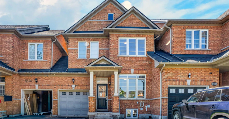 5578 Waterwind Crescent, Mississauga, ON, L5M 0G2 - 9