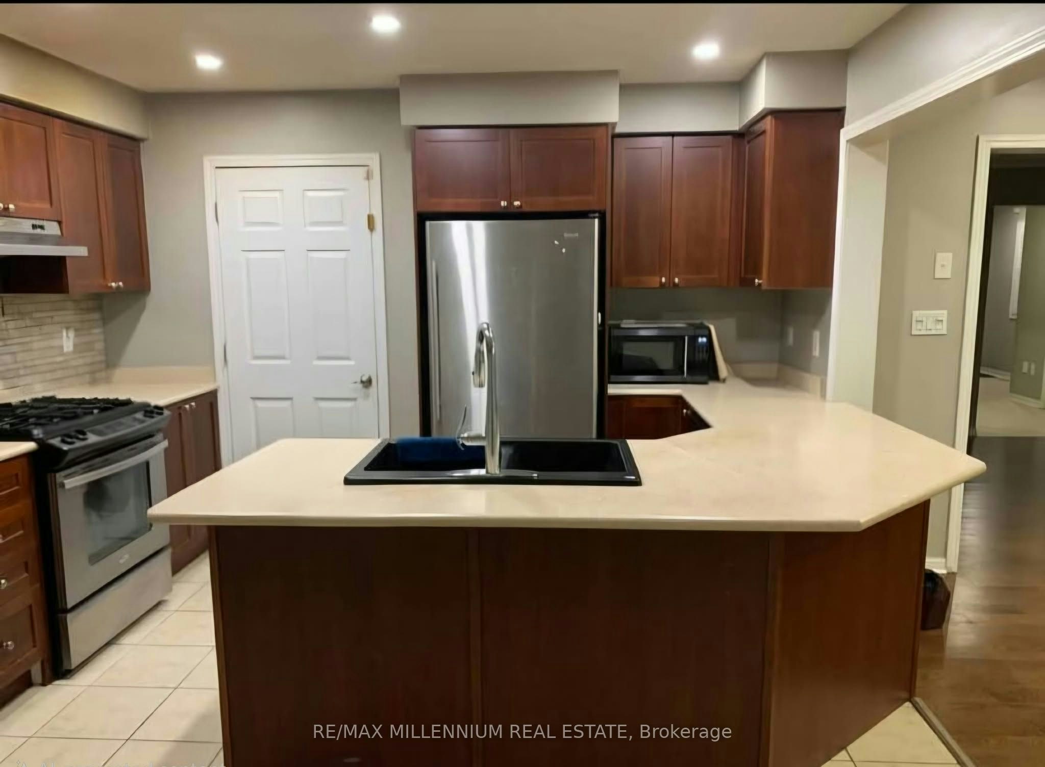 31 Ponymeadow Way, Brampton, ON, L6X 0M2 - 11