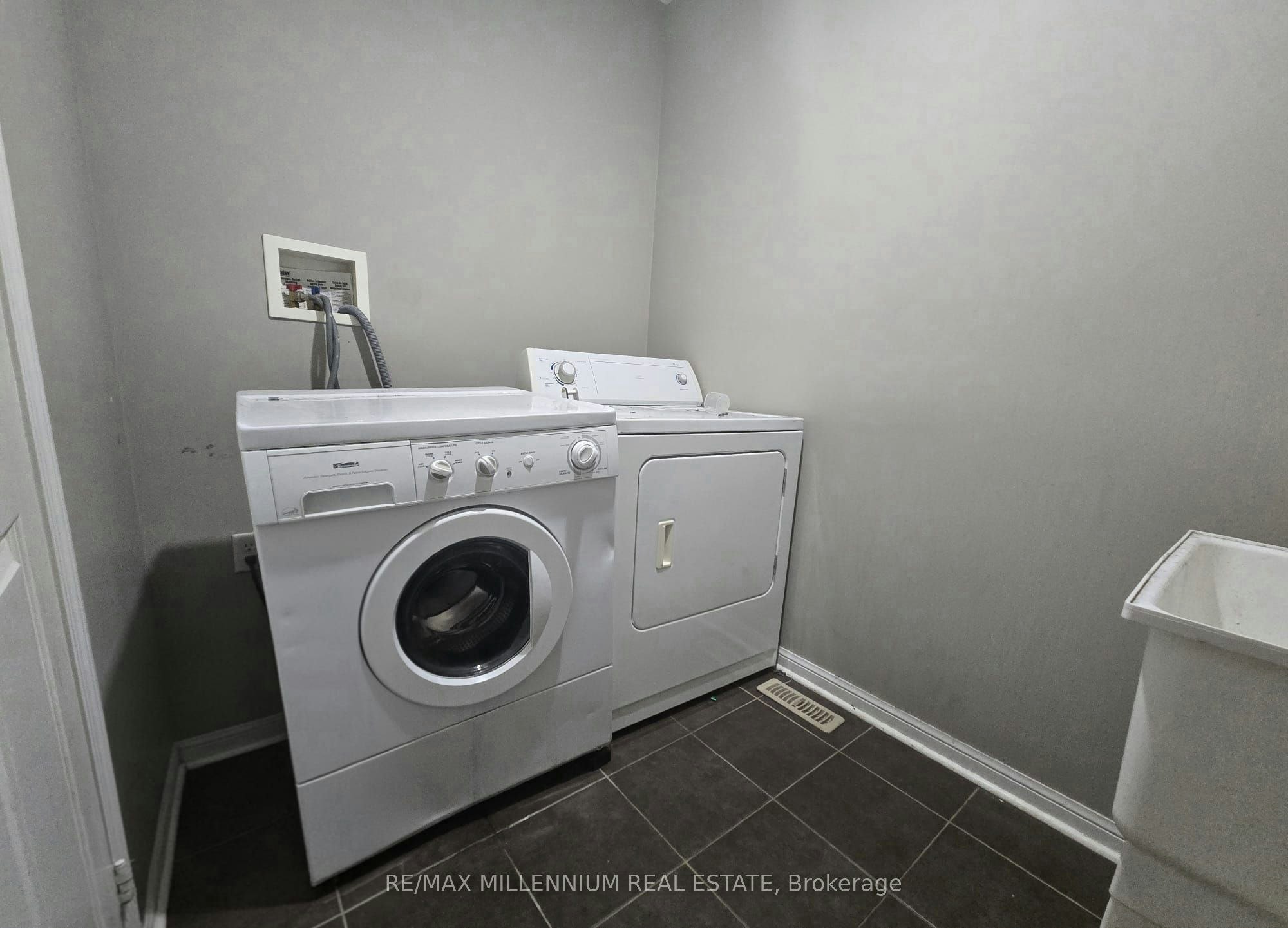 31 Ponymeadow Way, Brampton, ON, L6X 0M2 - 17