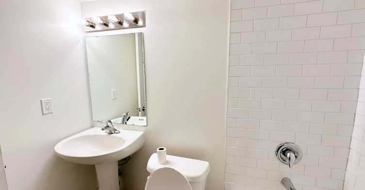 Bsmt-62 Beaver Avenue, Toronto, ON, M6H 2G1 - 8