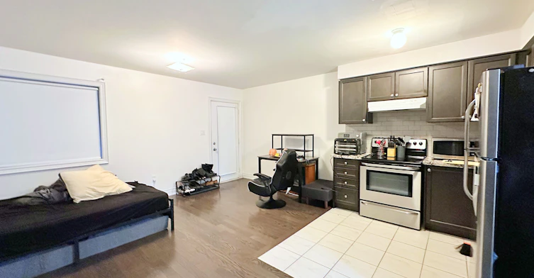 Main-62 Beaver Avenue, Toronto, ON, M6H 2G1 - 2