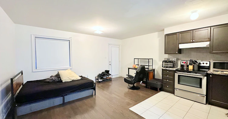 Main-62 Beaver Avenue, Toronto, ON, M6H 2G1 - 3