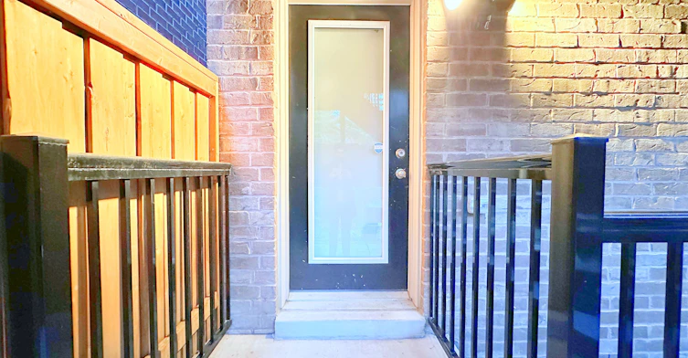 Main-62 Beaver Avenue, Toronto, ON, M6H 2G1 - 9