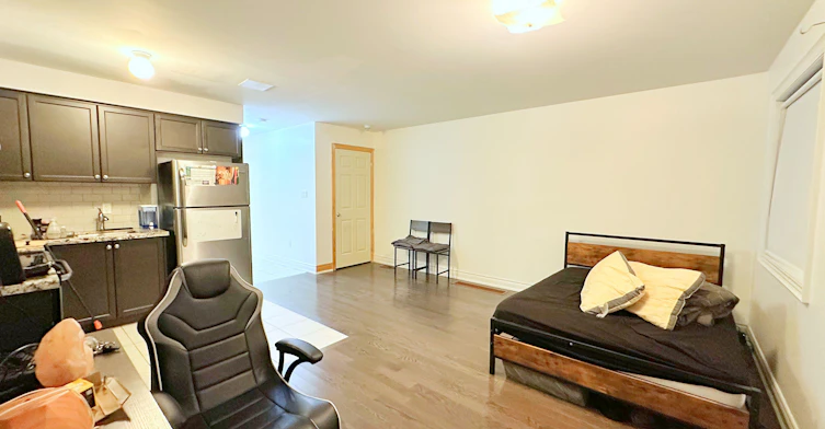 Main-62 Beaver Avenue, Toronto, ON, M6H 2G1 - 6