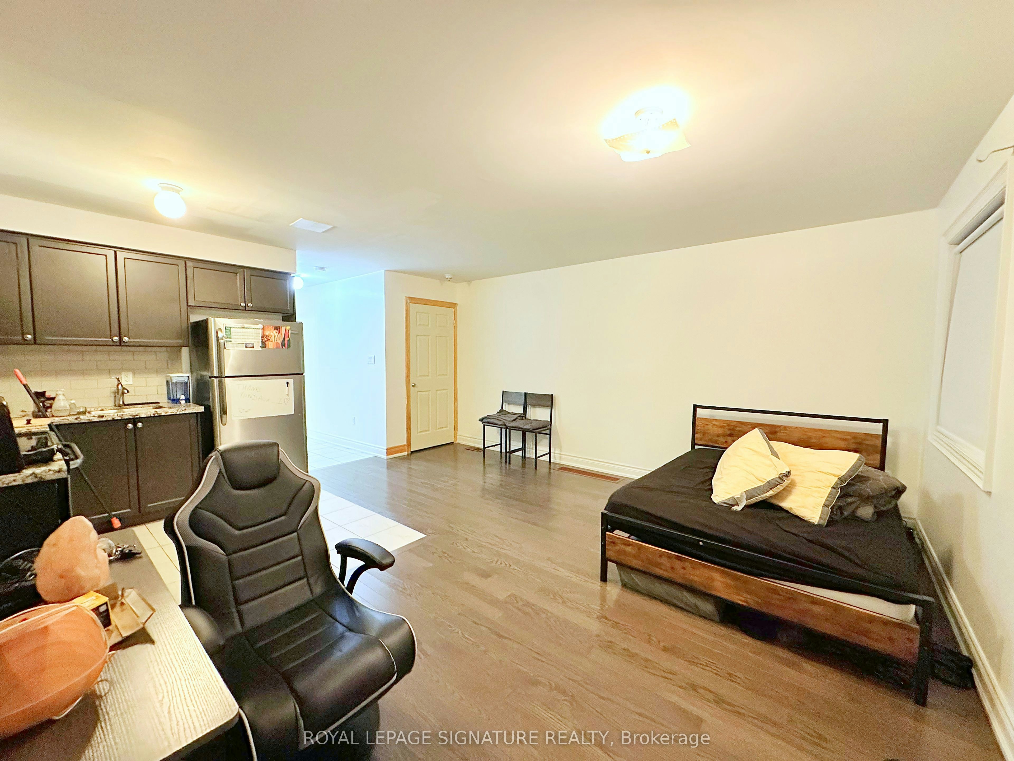 Main-62 Beaver Avenue, Toronto, ON, M6H 2G1