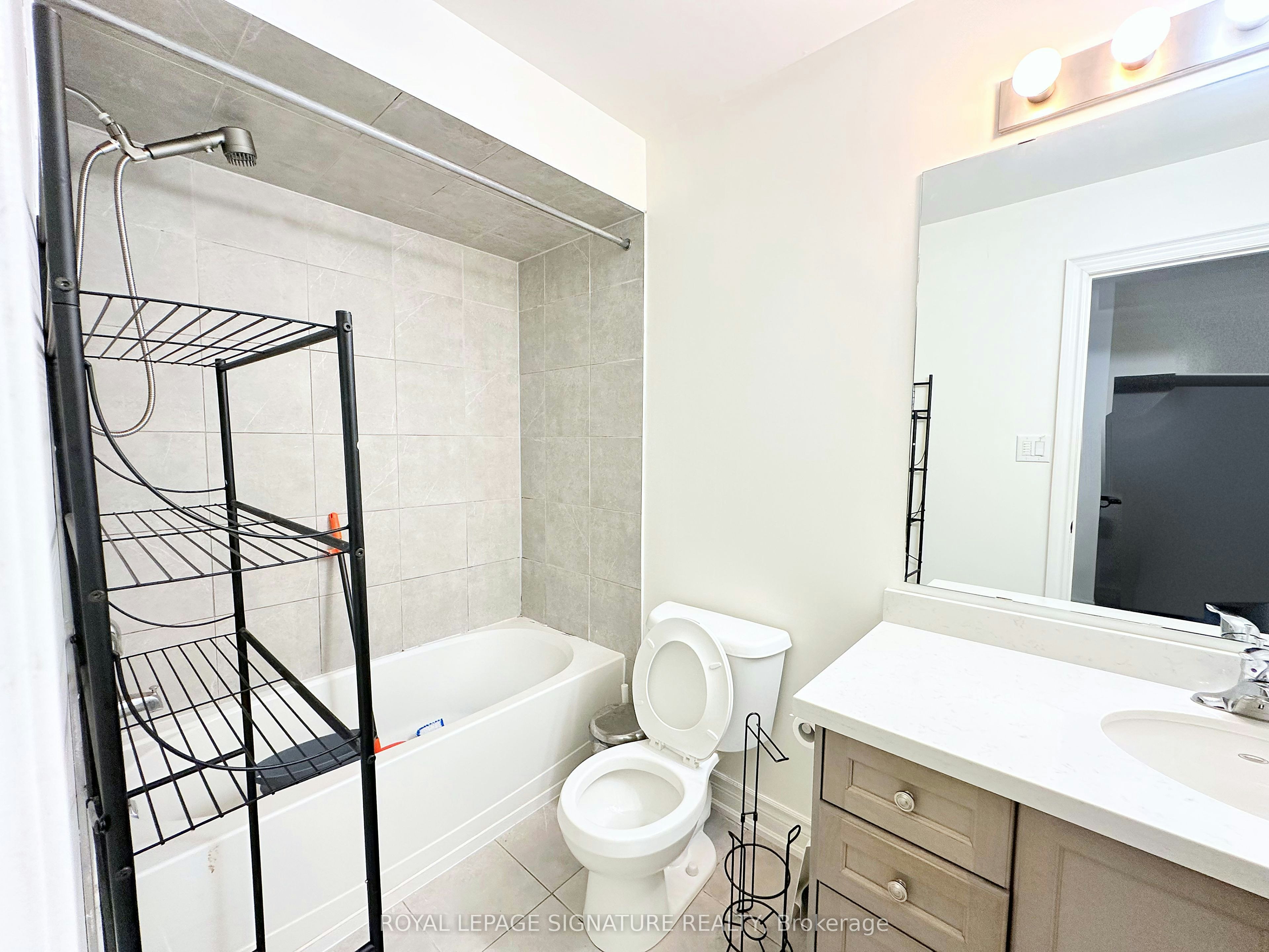 Main-62 Beaver Avenue, Toronto, ON, M6H 2G1 - 5