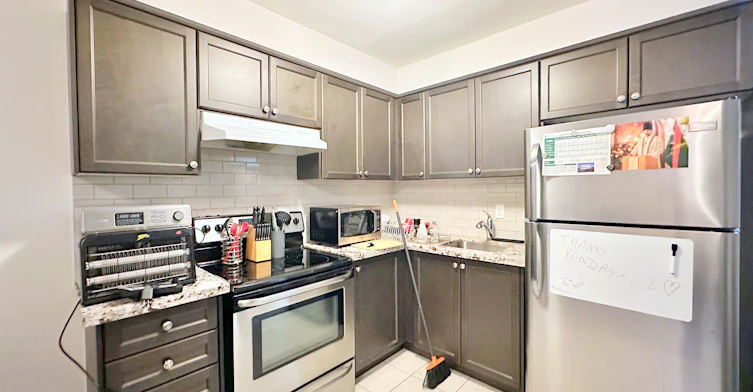 Main-62 Beaver Avenue, Toronto, ON, M6H 2G1 - 4