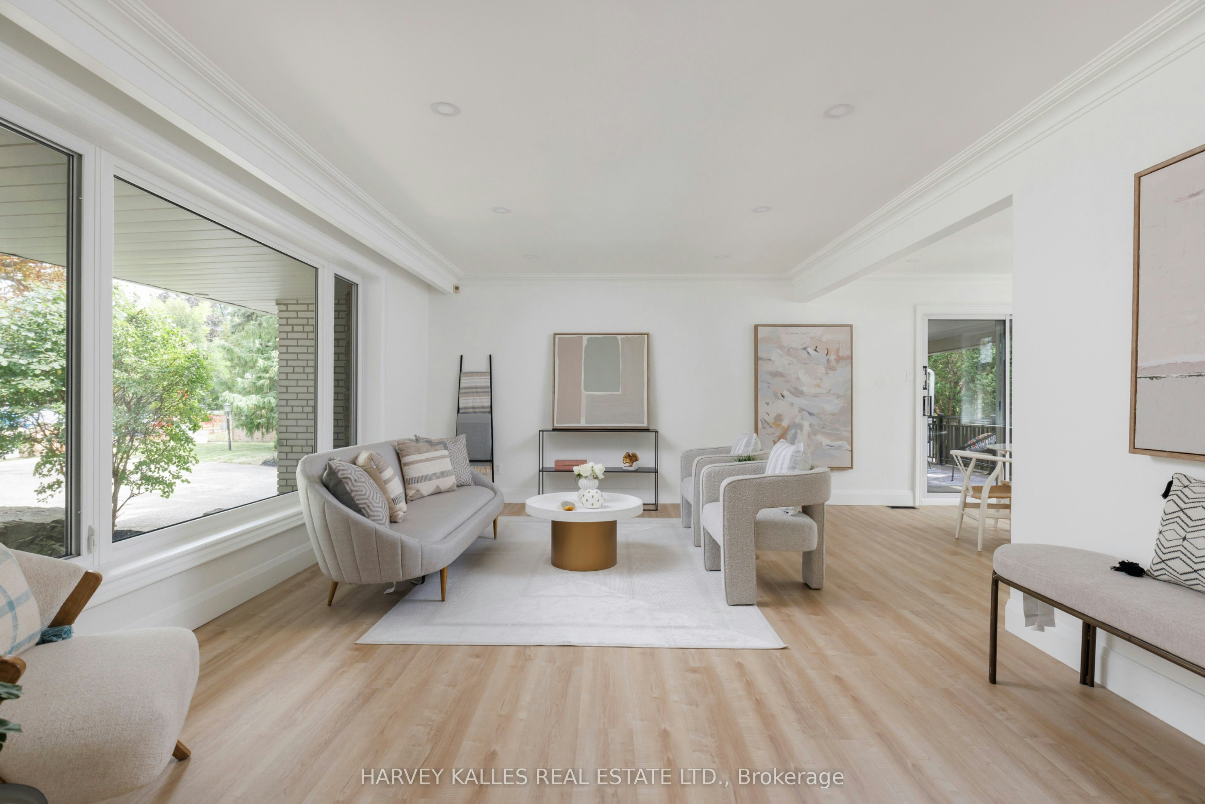 215 Edenbridge Drive, Toronto, ON, M9A 3G9 - 4