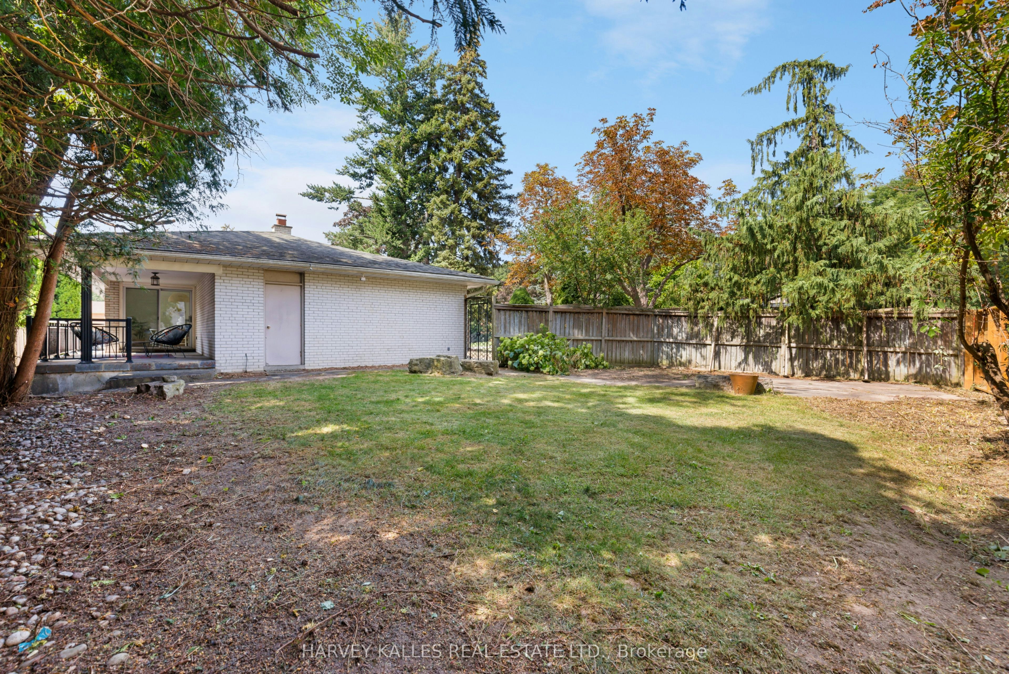 215 Edenbridge Drive, Toronto, ON, M9A 3G9 - 12