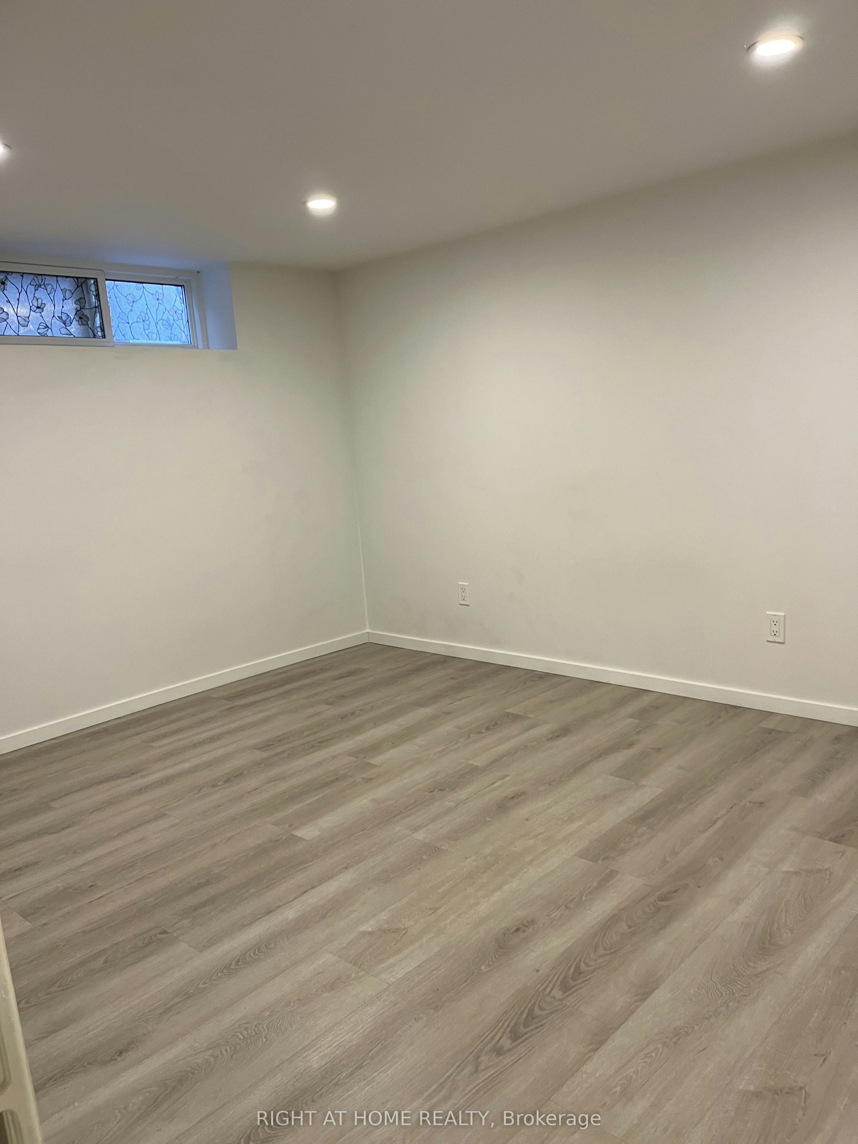 5-11 Rivercrest Road, Toronto, ON, M6S 4H4 - 5