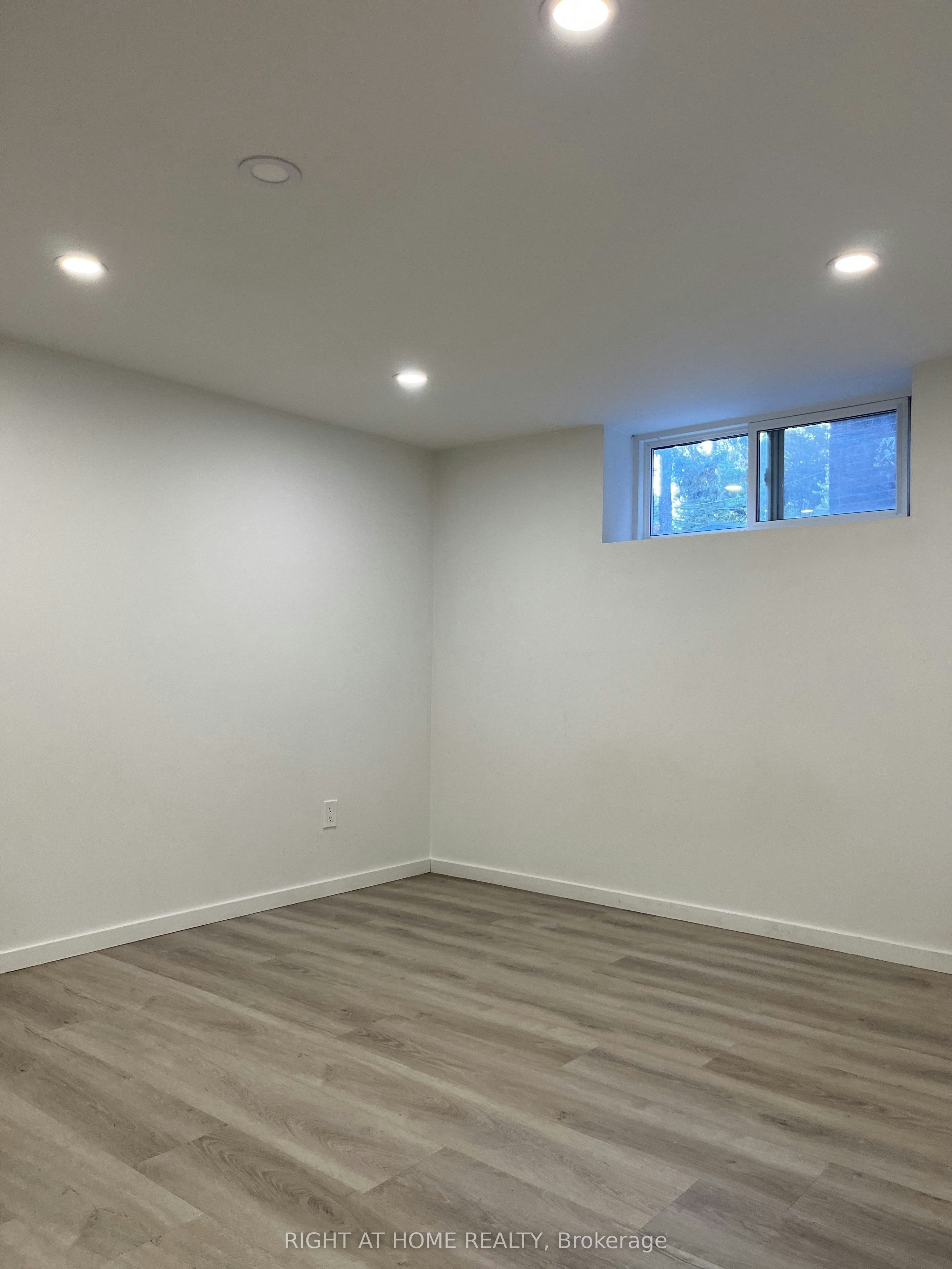 5-11 Rivercrest Road, Toronto, ON, M6S 4H4 - 6