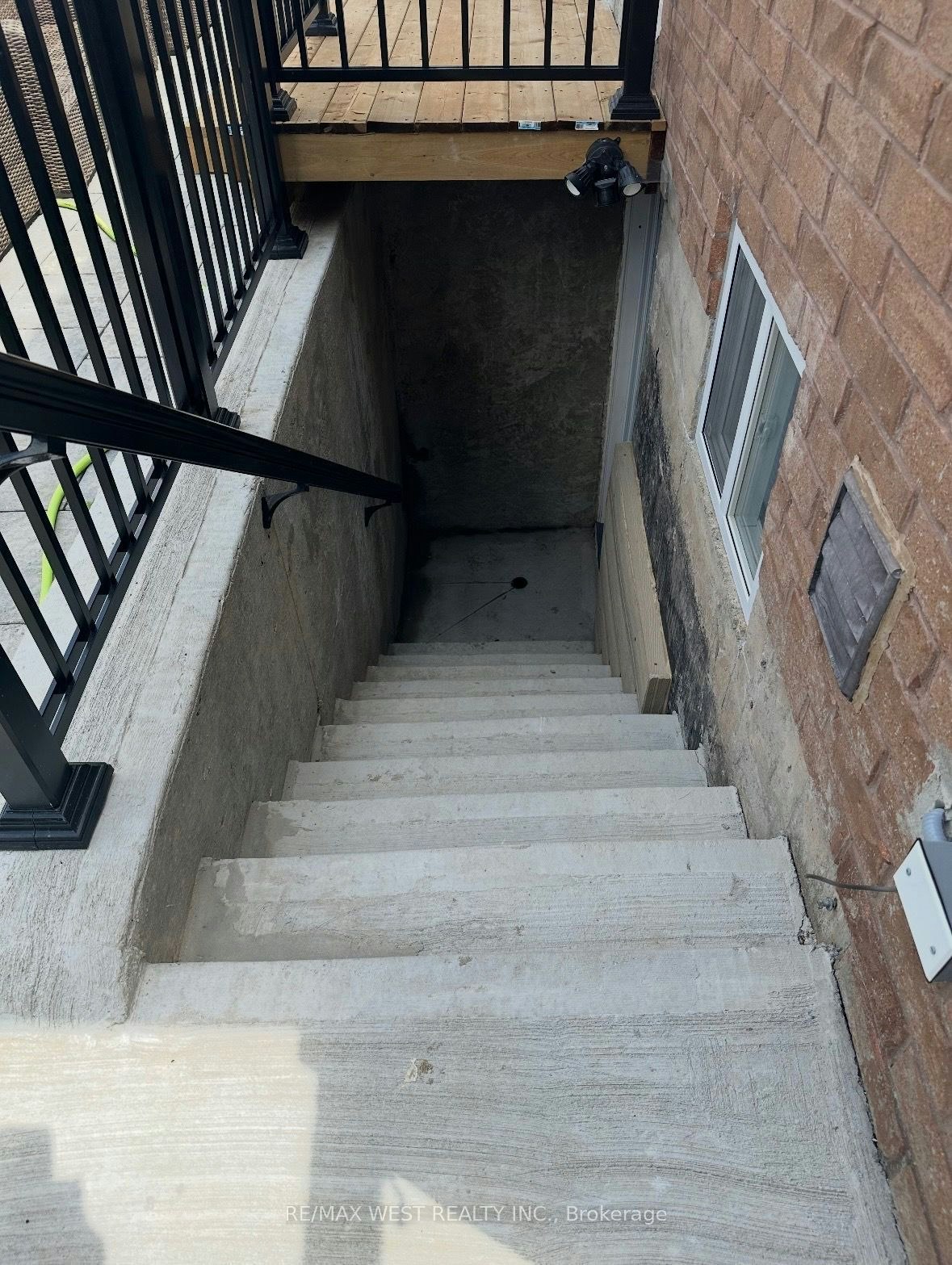 5 Bryony Road, Brampton, ON, L7A 0G2 - 2