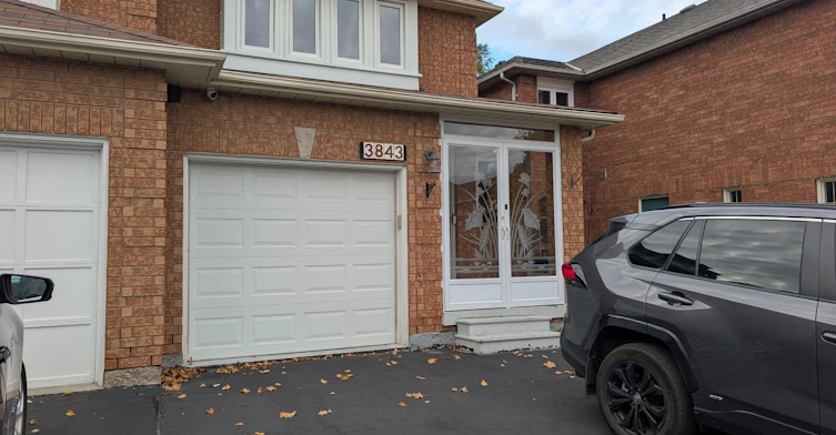 Upper-3843 Densbury Drive, Mississauga, ON, L5N 6Z3