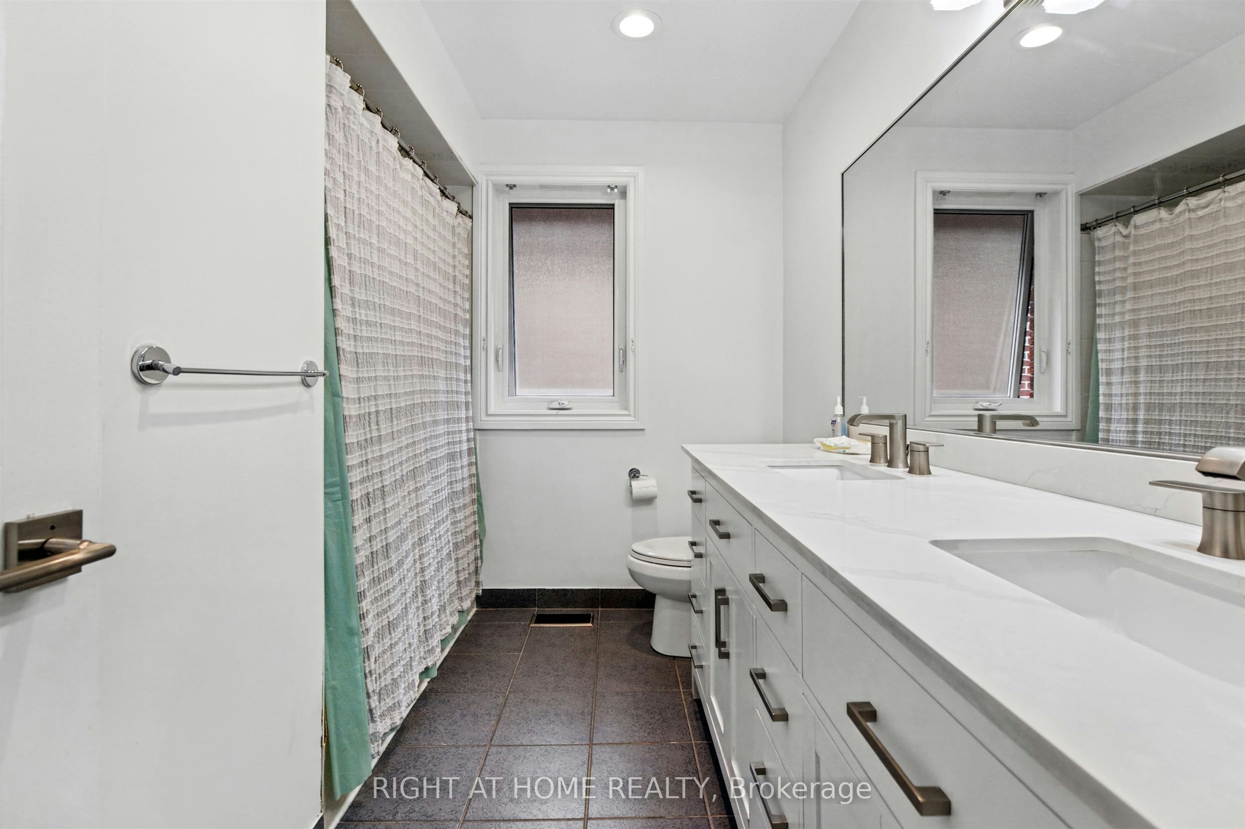 50 Gardenvale Road, Toronto, ON, M8Z 4C3 - 34