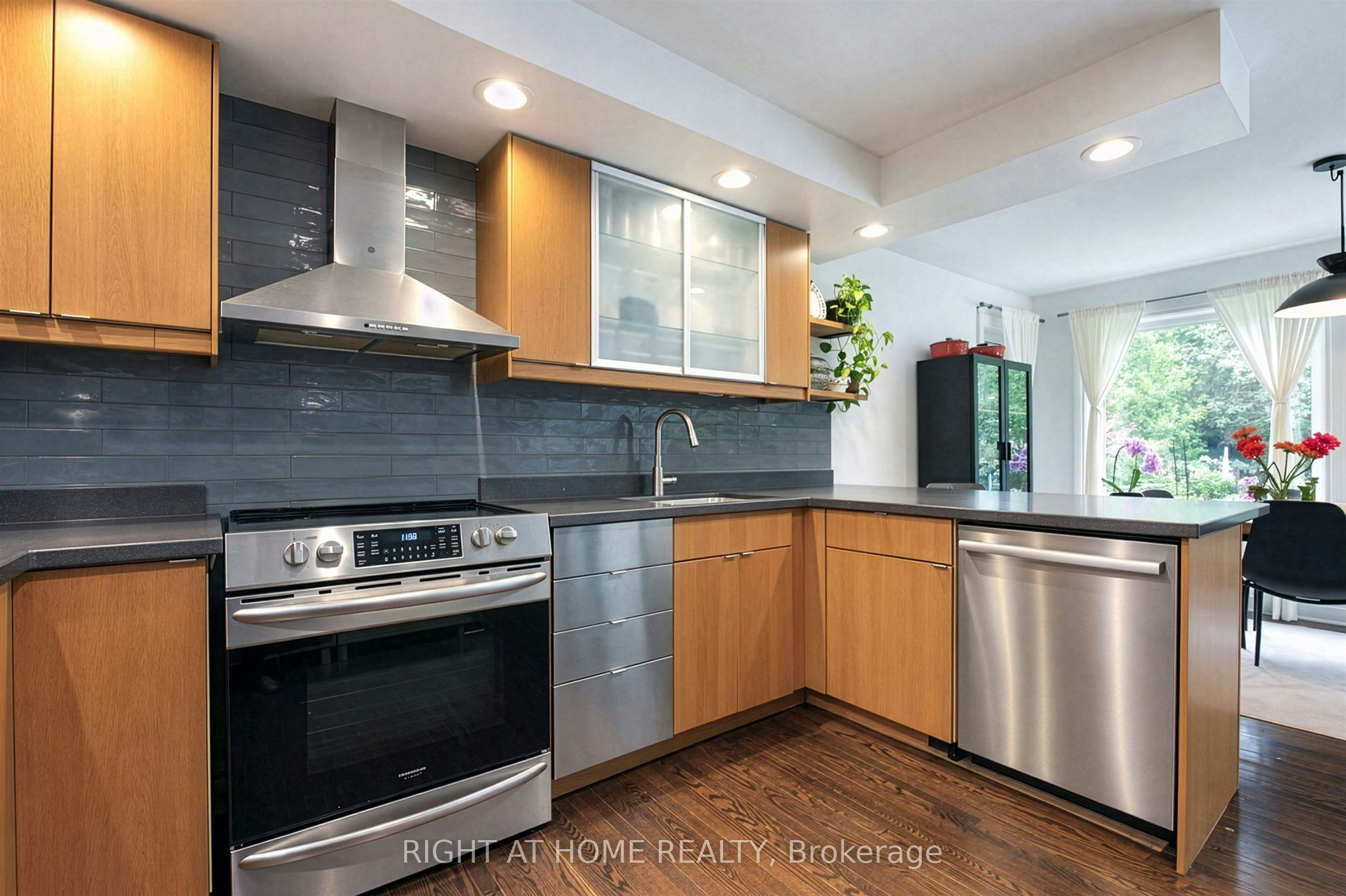 50 Gardenvale Road, Toronto, ON, M8Z 4C3 - 12