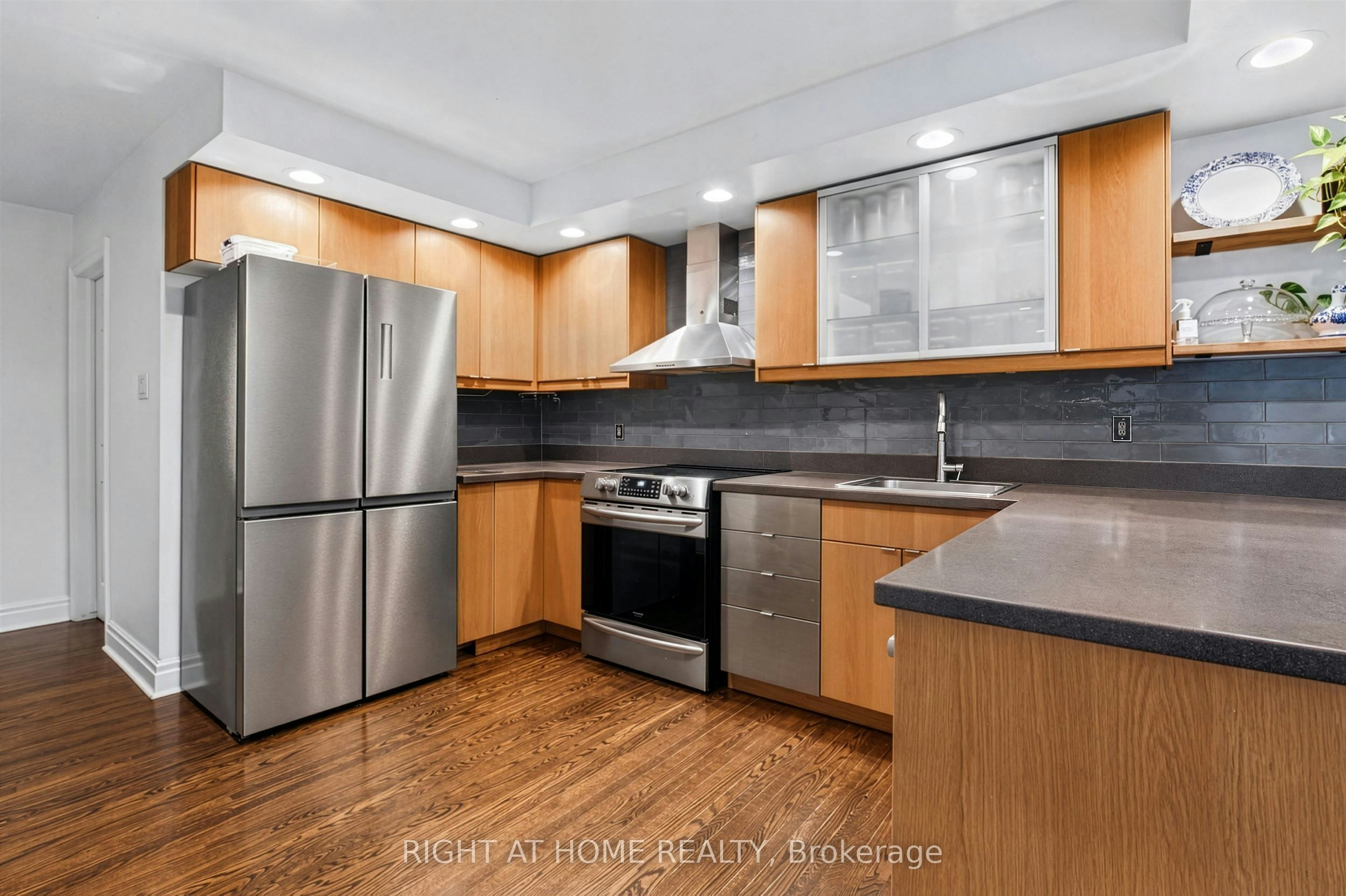 50 Gardenvale Road, Toronto, ON, M8Z 4C3 - 11