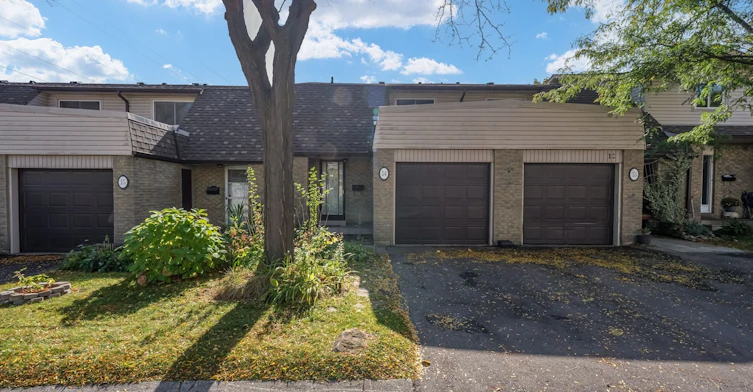 14-2340 Bromsgrove Road, Mississauga, ON, L5J 4A2