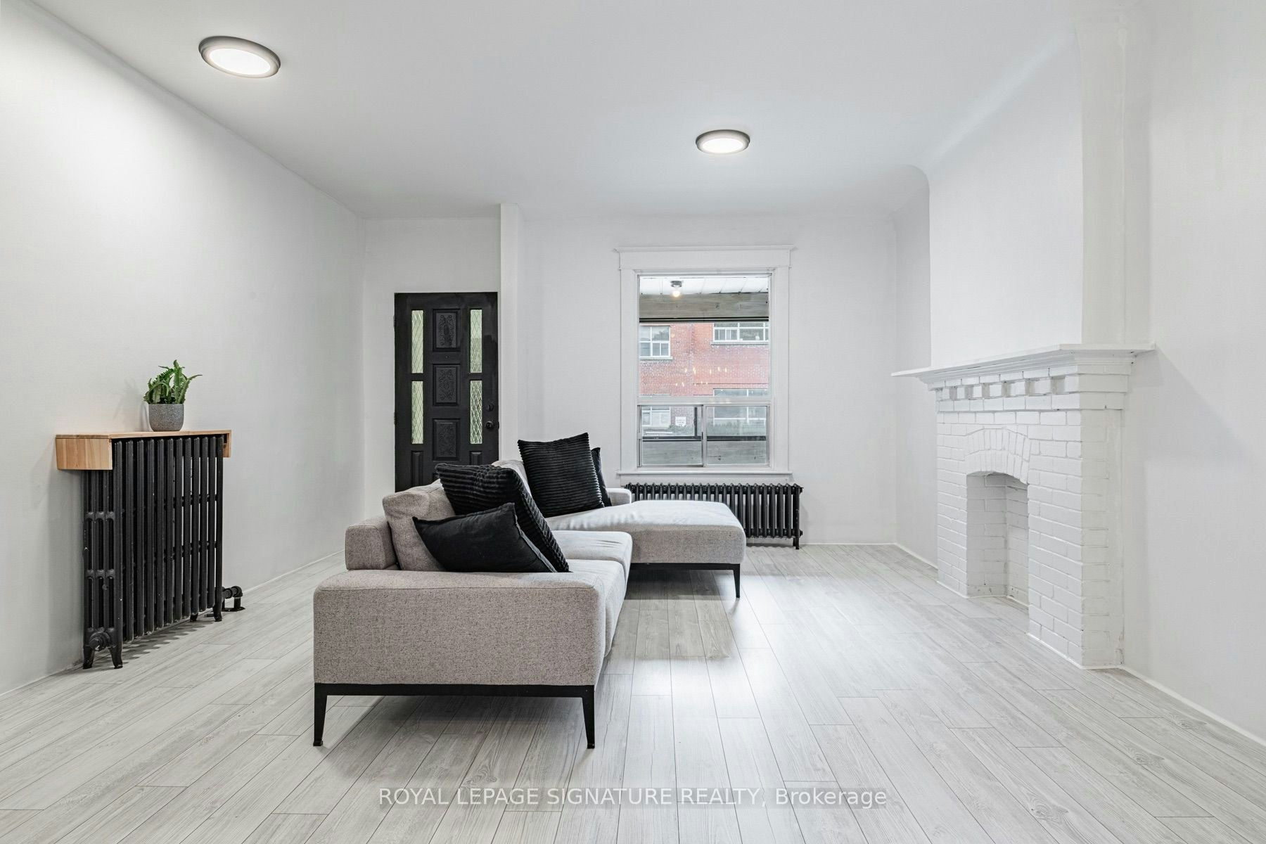 8 Adrian Avenue, Toronto, ON, M6N 1A1 - 4