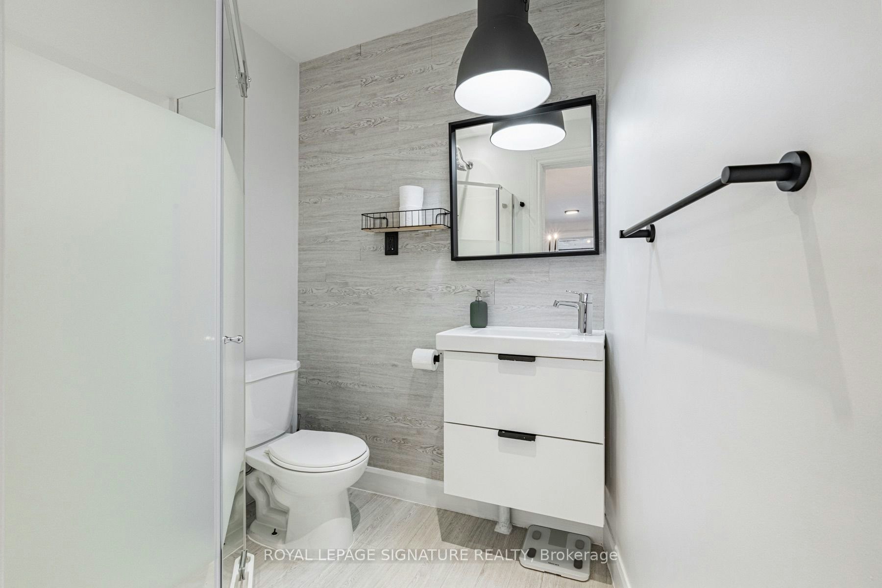 8 Adrian Avenue, Toronto, ON, M6N 1A1 - 10