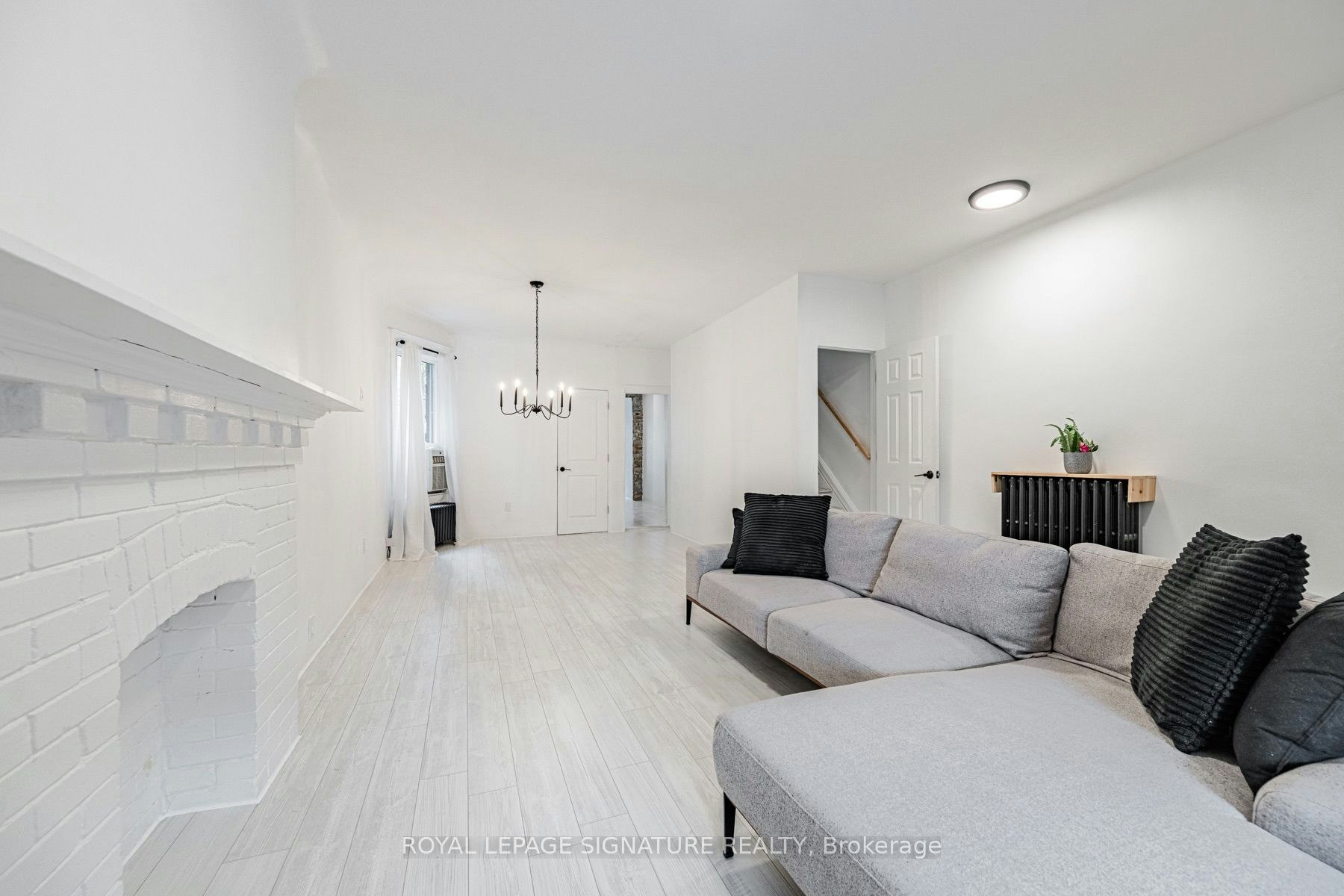 8 Adrian Avenue, Toronto, ON, M6N 1A1 - 5
