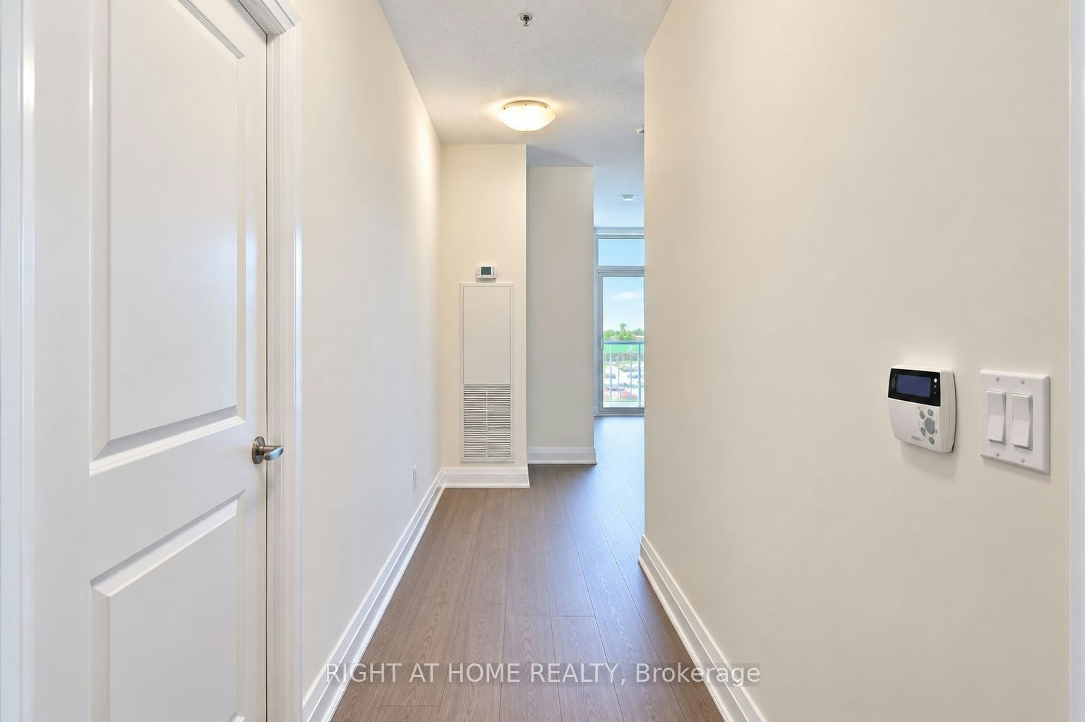 315-55 Speers Road, Oakville, ON, L6K 0H9 - 4