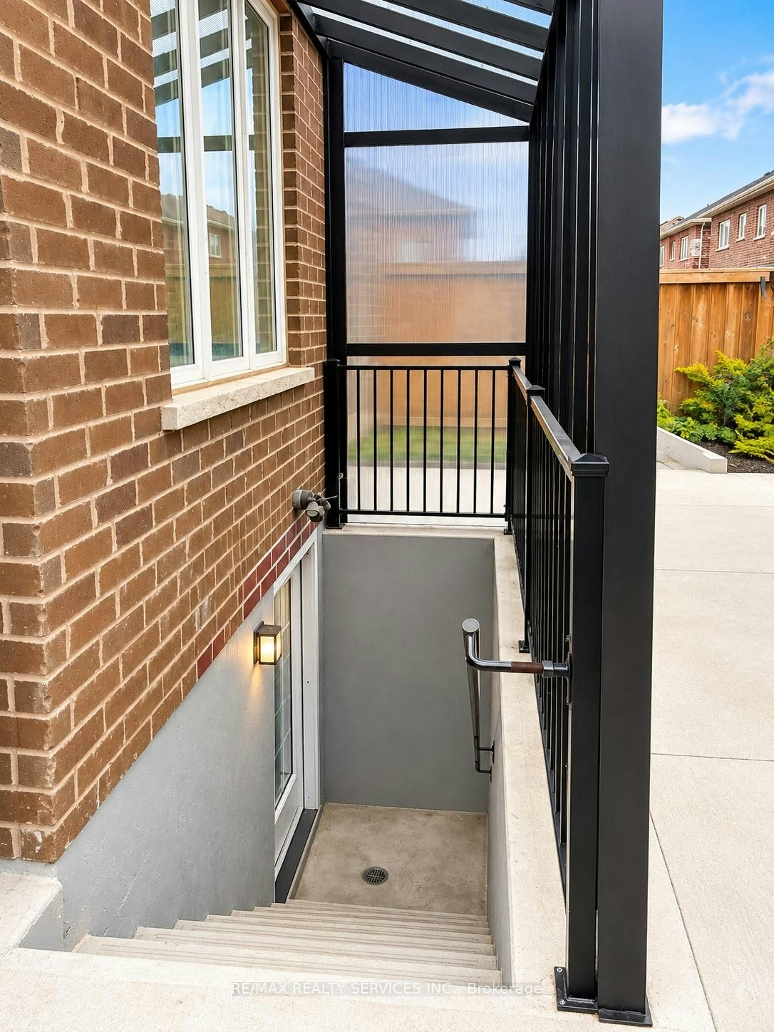 Basement-25 Dale Meadows Road, Brampton, ON, L7A 4Z8