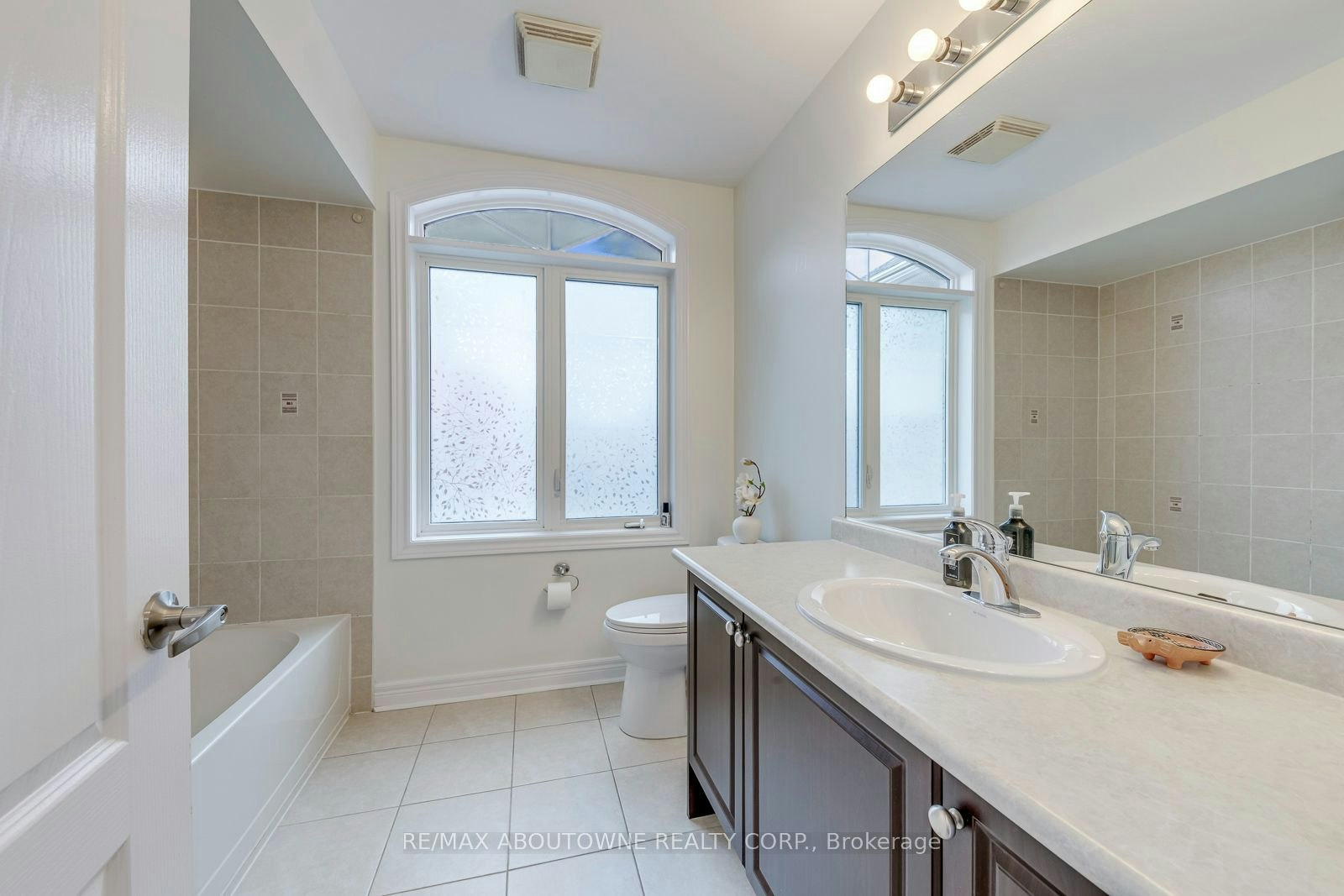 3234 Sharp Road, Burlington, ON, L7M 0H5 - 23