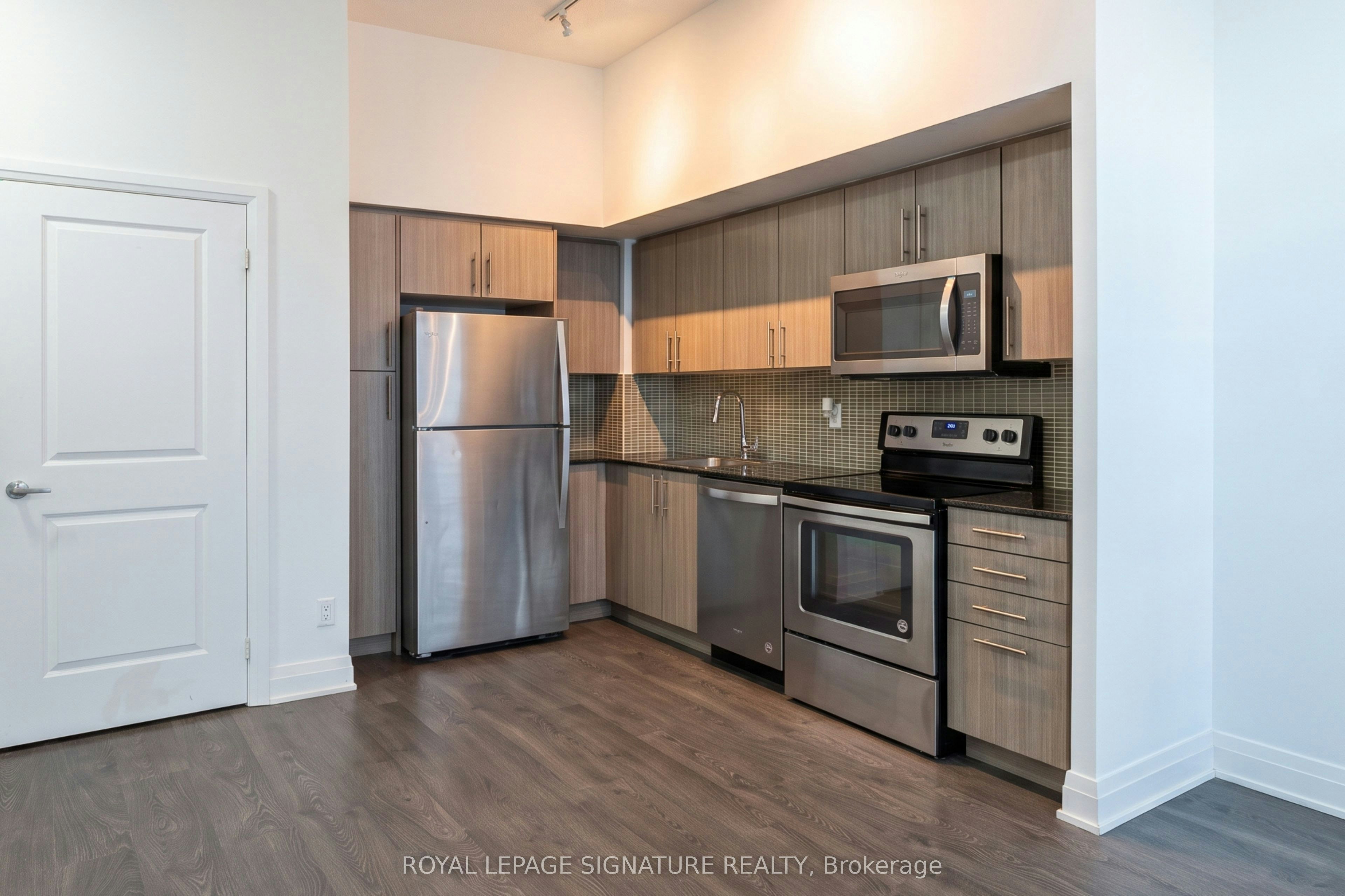 105-55 Speers Road, Oakville, ON, L6K 3R6 - 4