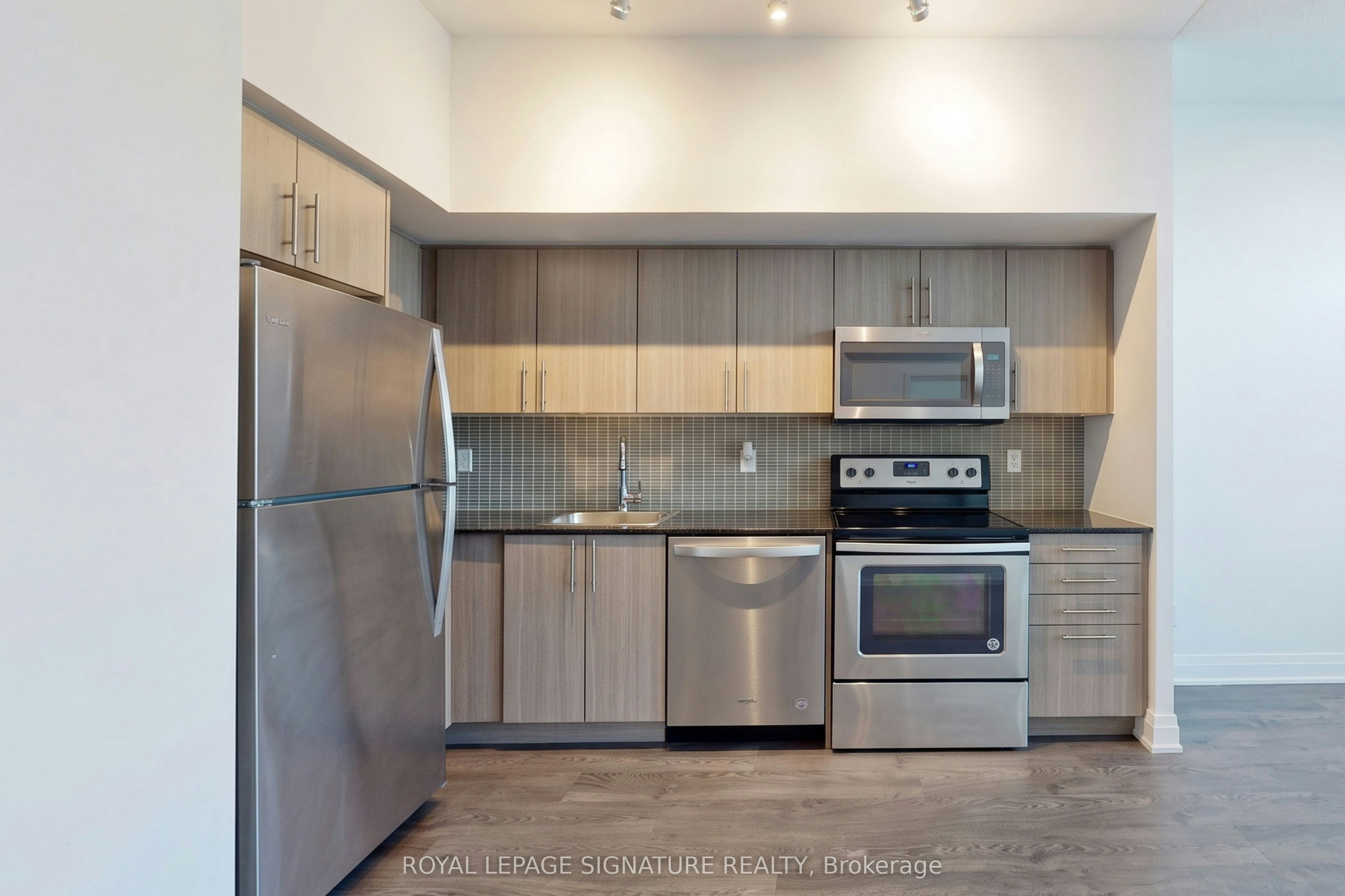 105-55 Speers Road, Oakville, ON, L6K 3R6 - 3