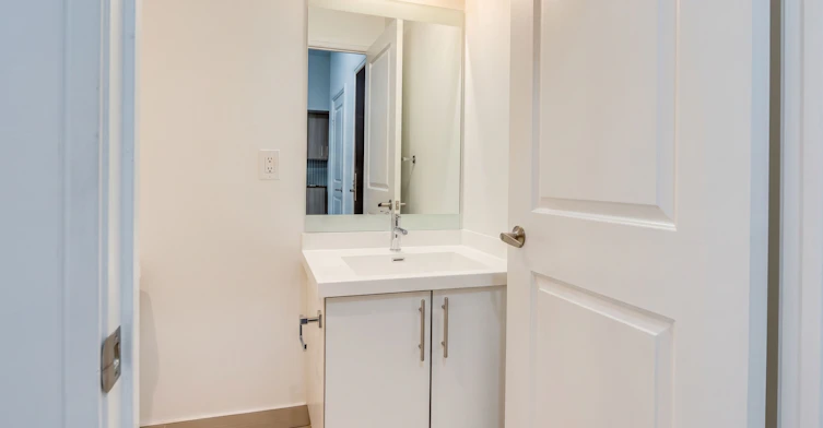 105-55 Speers Road, Oakville, ON, L6K 3R6 - 8