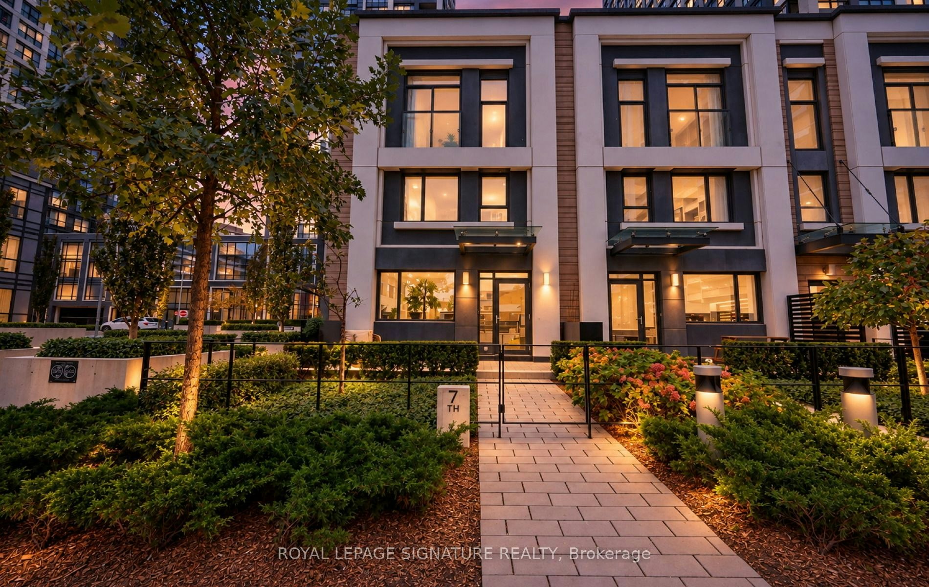 TH07-9 Mabelle Avenue, Toronto, ON, M9A 0E1