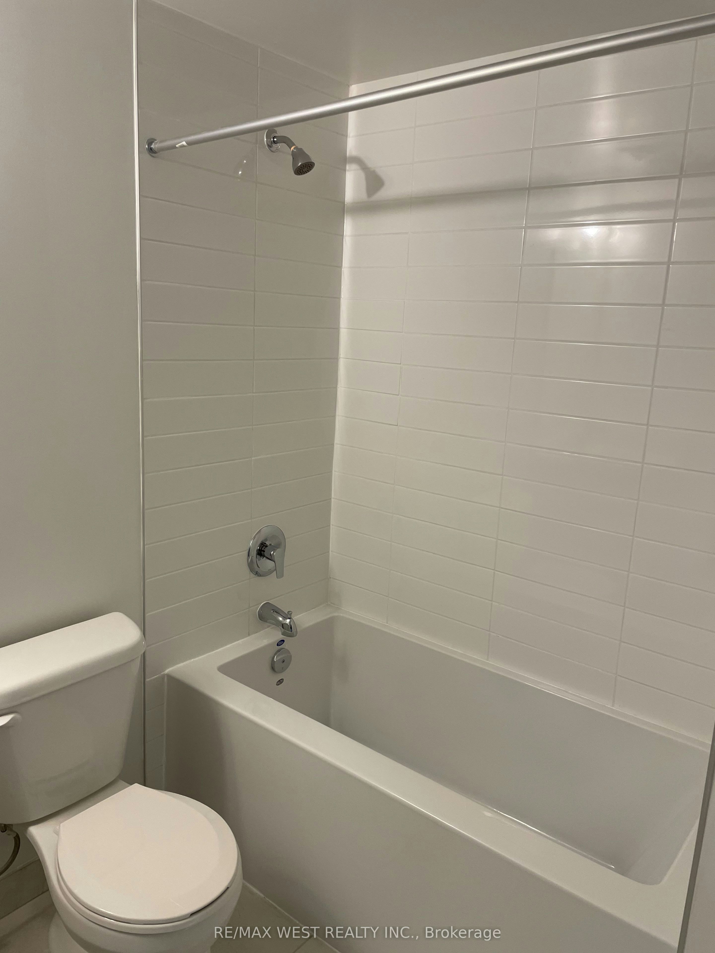 405-160 Canon Jackson Drive, Toronto, ON, M6M 0B6 - 16