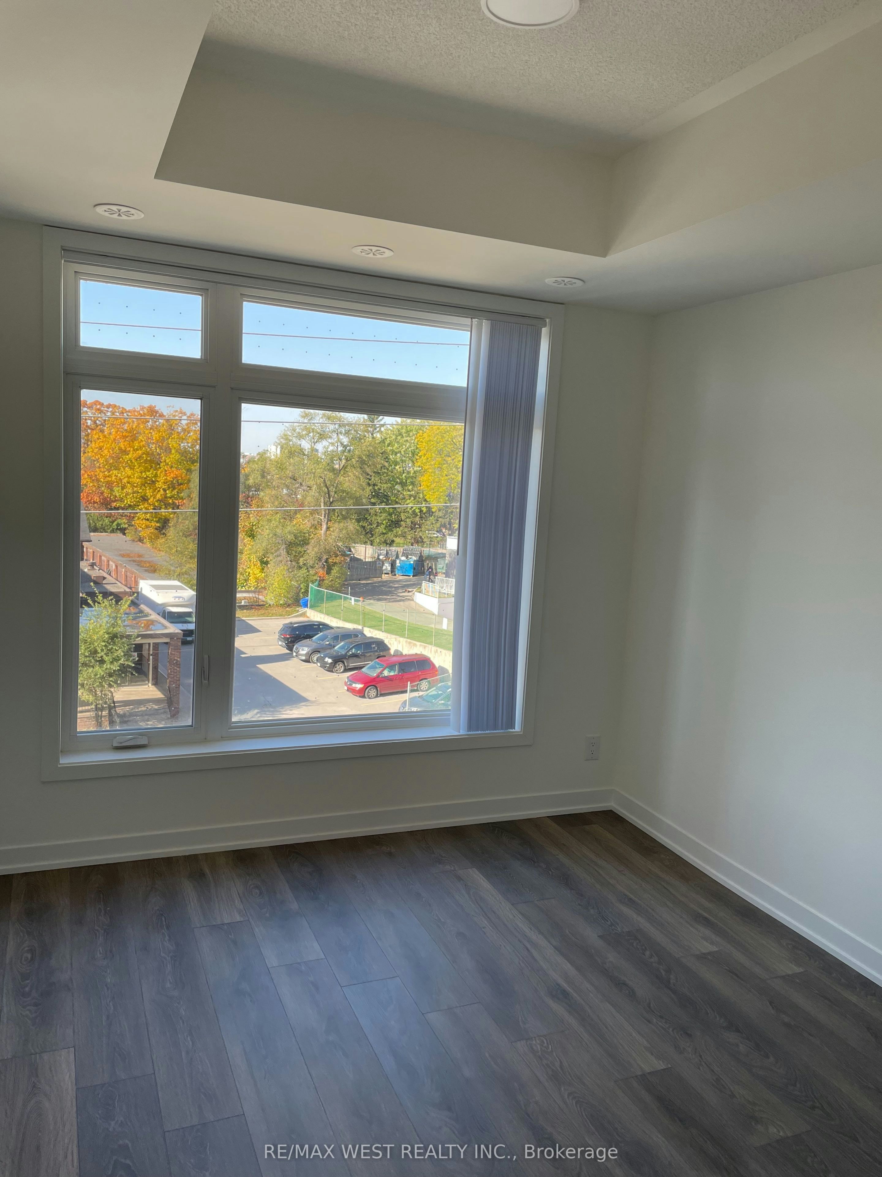 405-160 Canon Jackson Drive, Toronto, ON, M6M 0B6 - 12