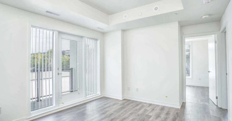 405-160 Canon Jackson Drive, Toronto, ON, M6M 0B6 - 11