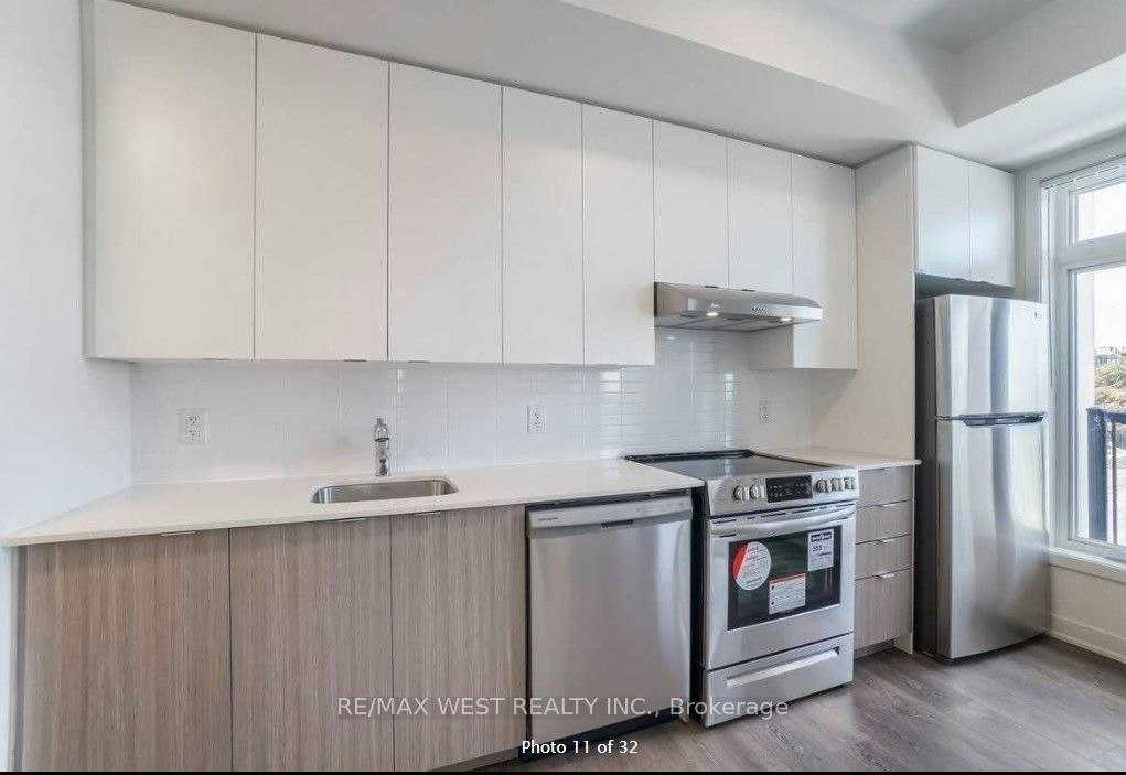 405-160 Canon Jackson Drive, Toronto, ON, M6M 0B6 - 8