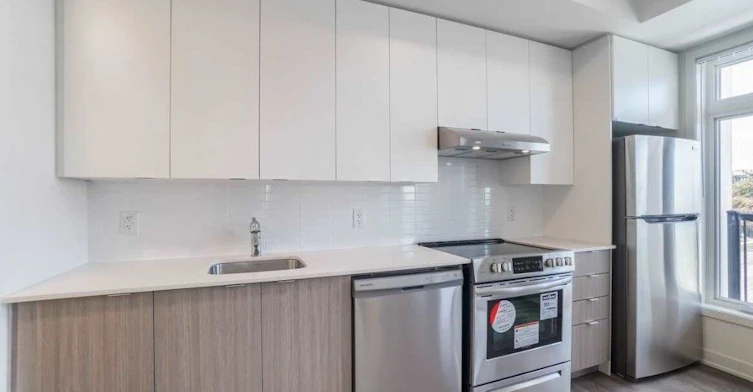405-160 Canon Jackson Drive, Toronto, ON, M6M 0B6 - 8