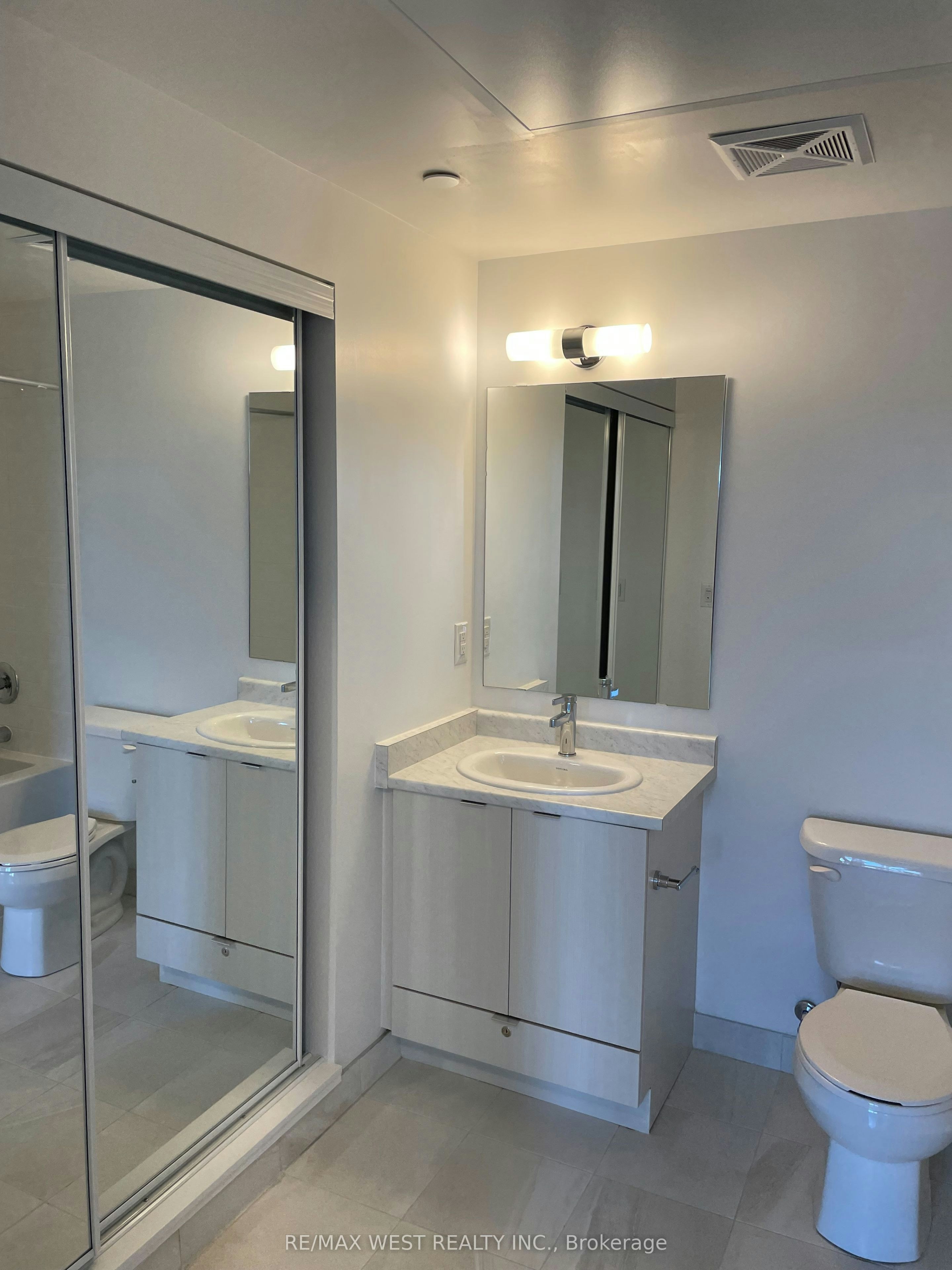405-160 Canon Jackson Drive, Toronto, ON, M6M 0B6 - 17