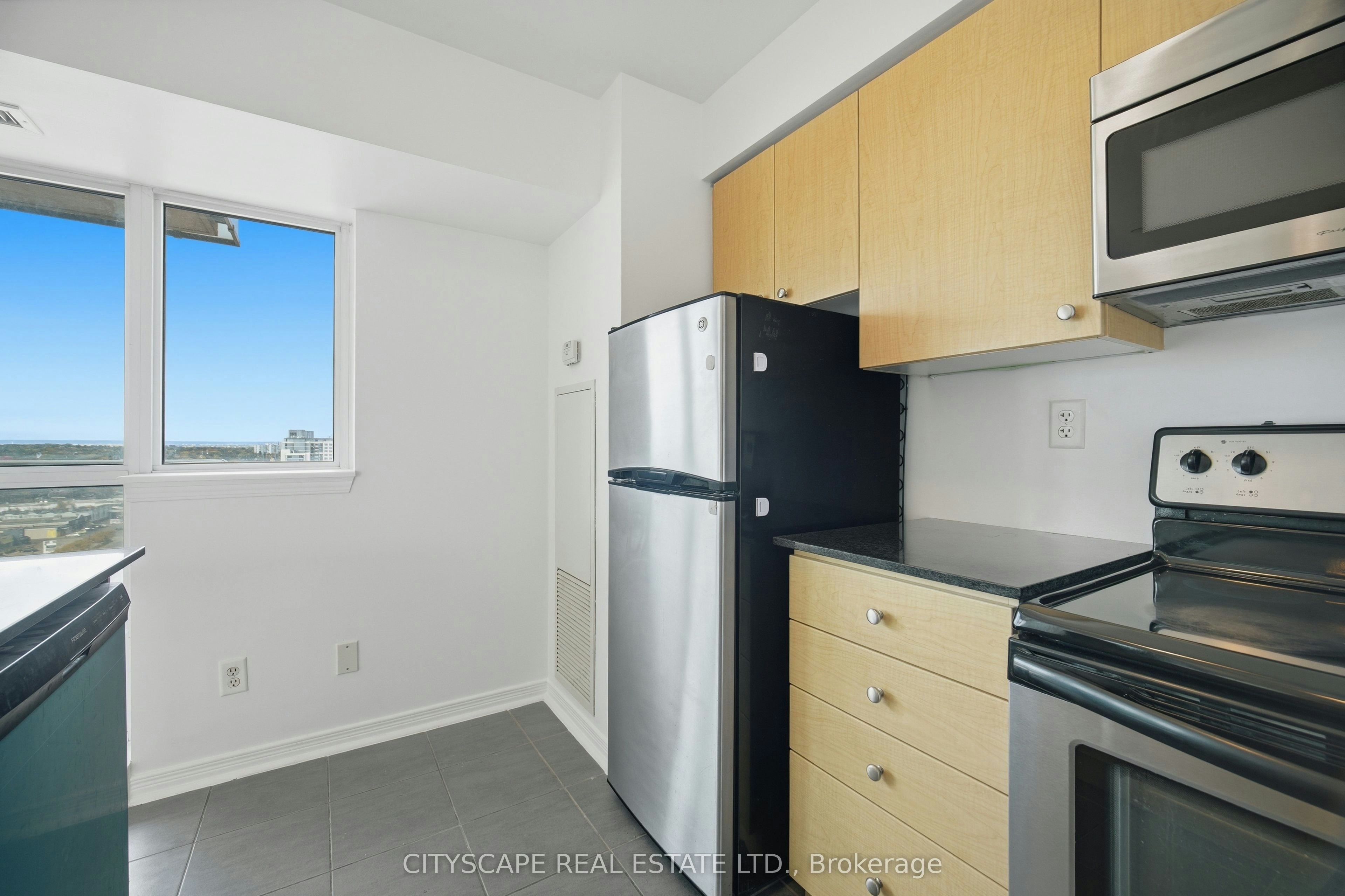 1601-215 Queen Street W, Brampton, ON, L6W 0A9 - 13